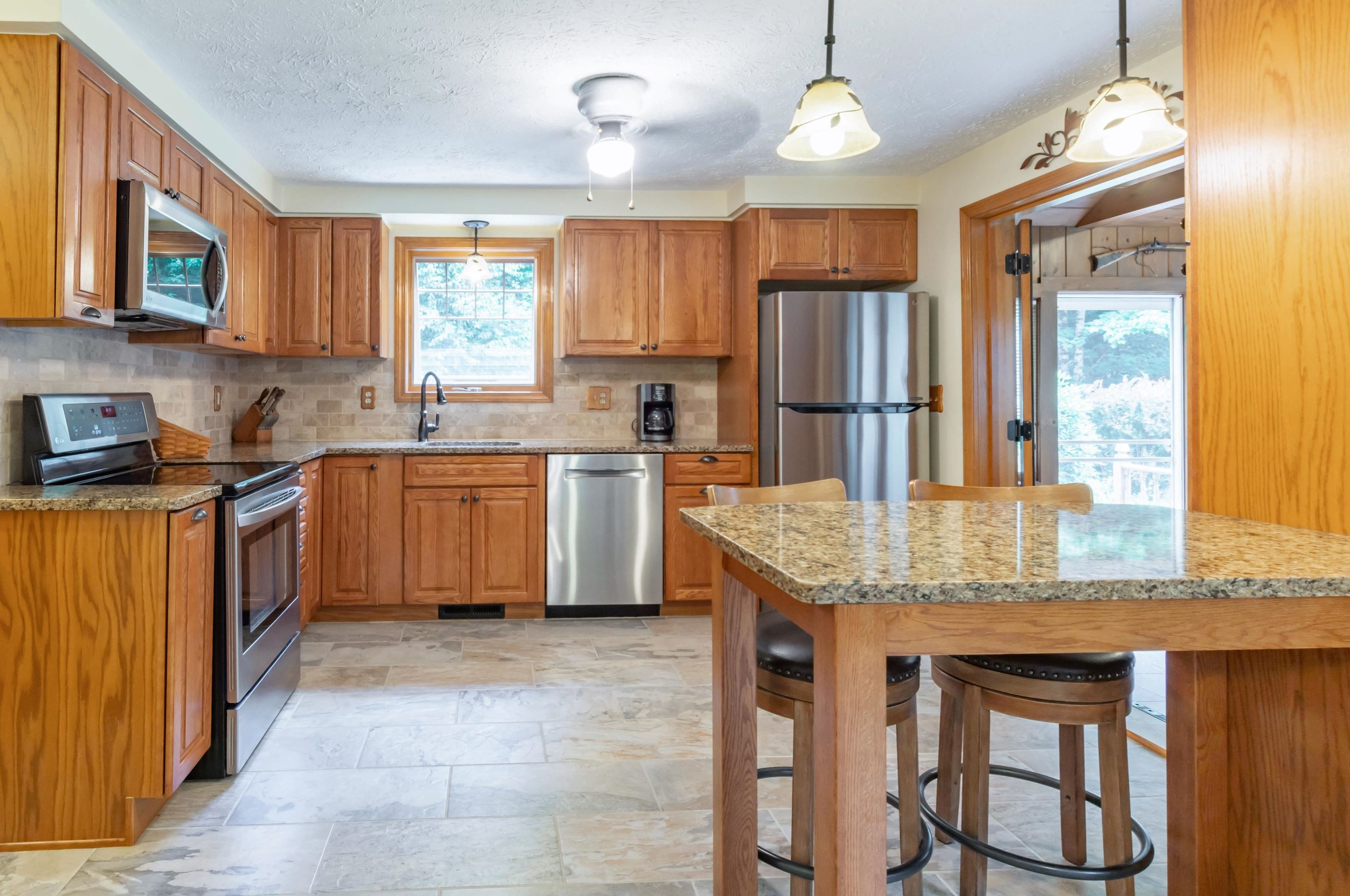 22 Jamie Dr, Weare, NH 03281