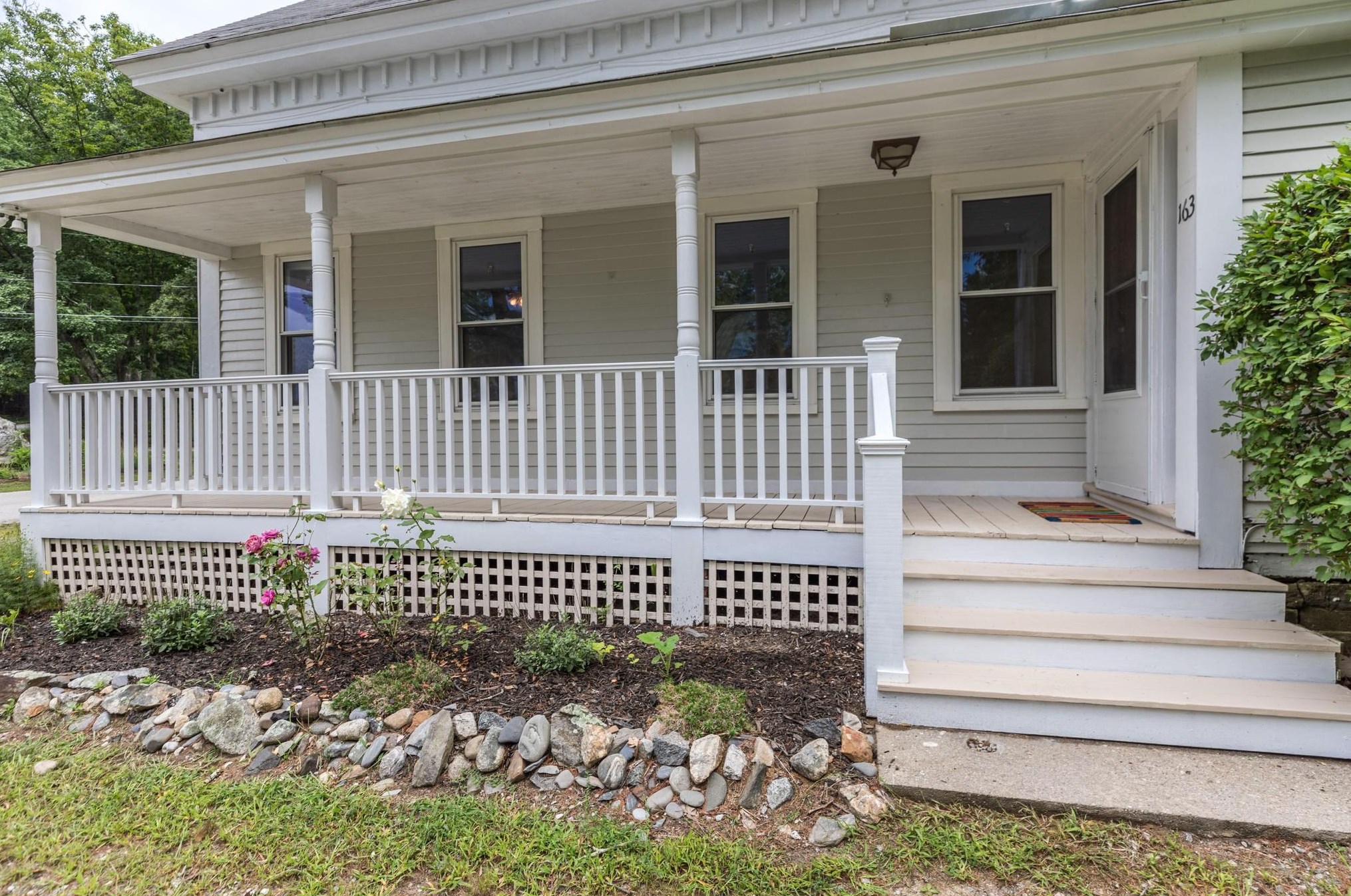 163 Crawley Falls Rd, Kensington, NH 03833