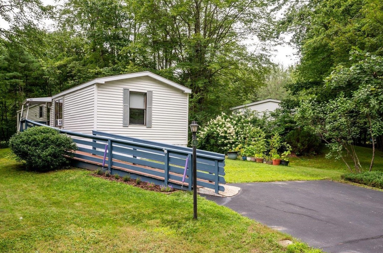 6 Erin Ln, Rochester, NH 03868