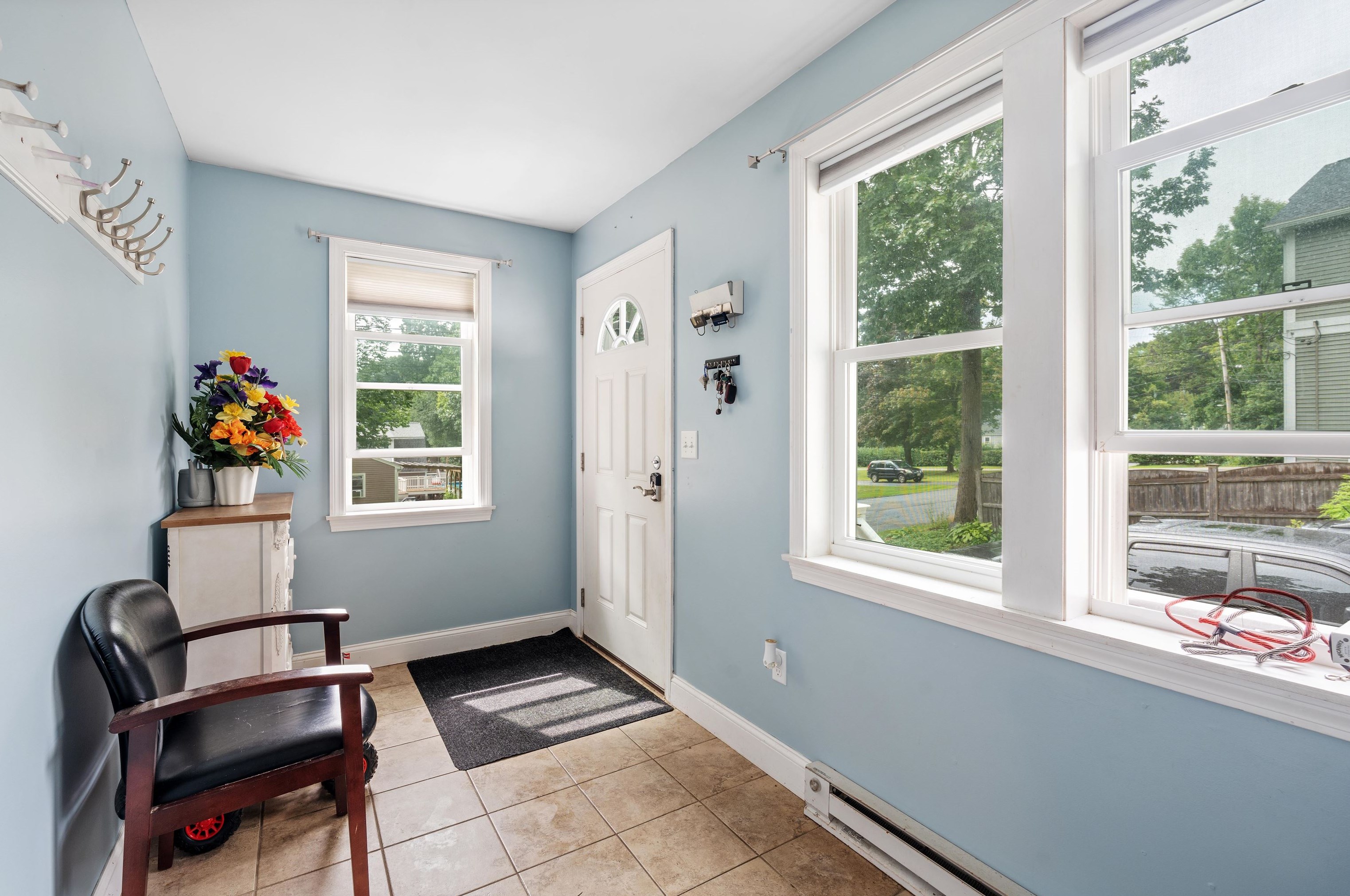 1 Donnas Ln, Hampton, NH 03842