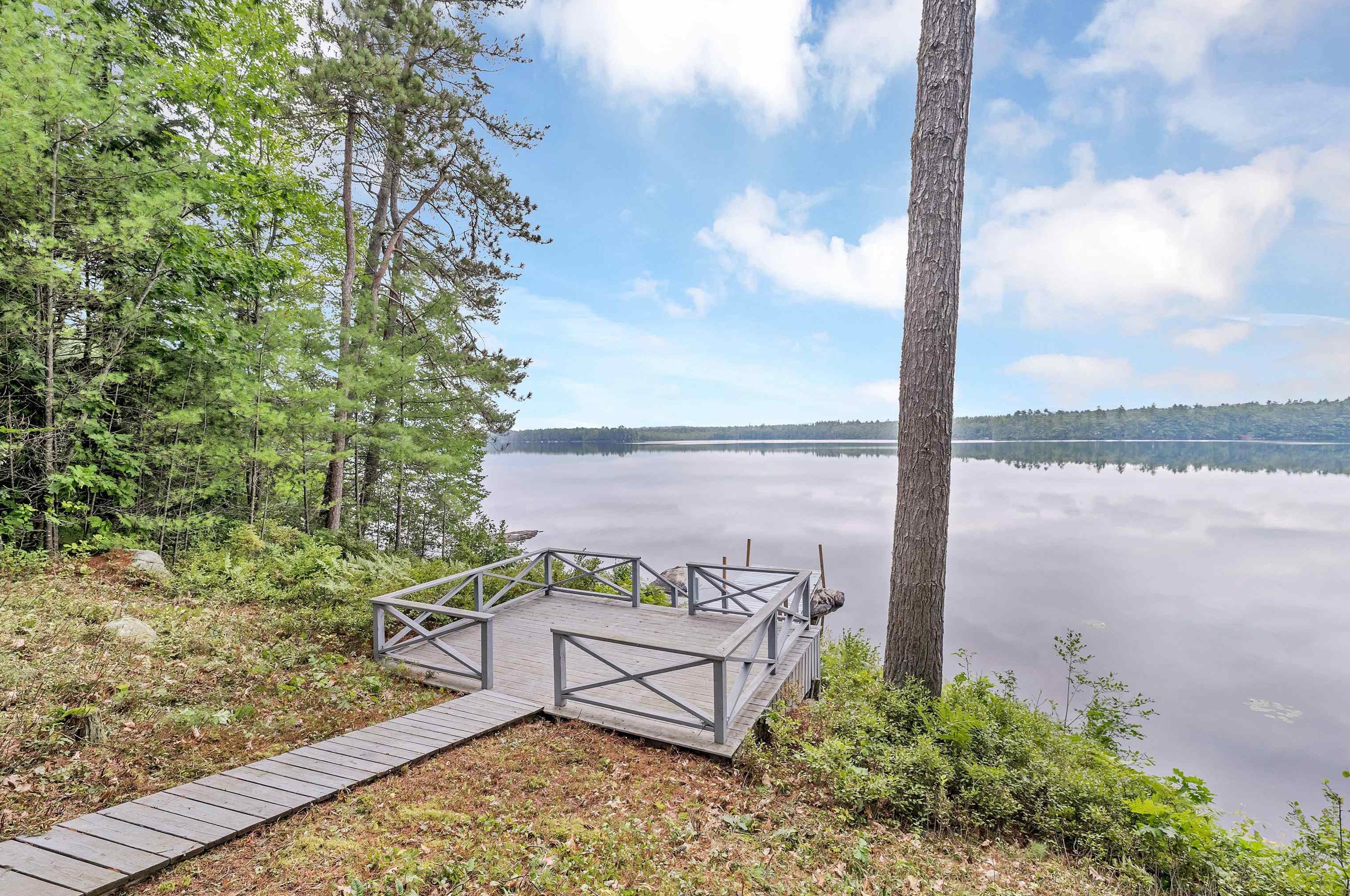 27 Governor Wentworth Hwy, Wolfeboro, NH 03894