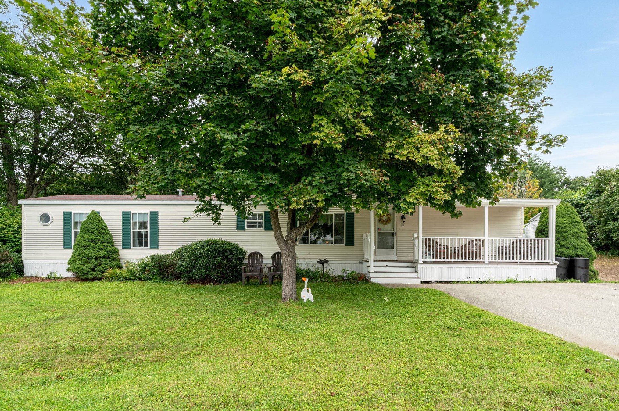14 Hazel St, Hollis, NH 03049