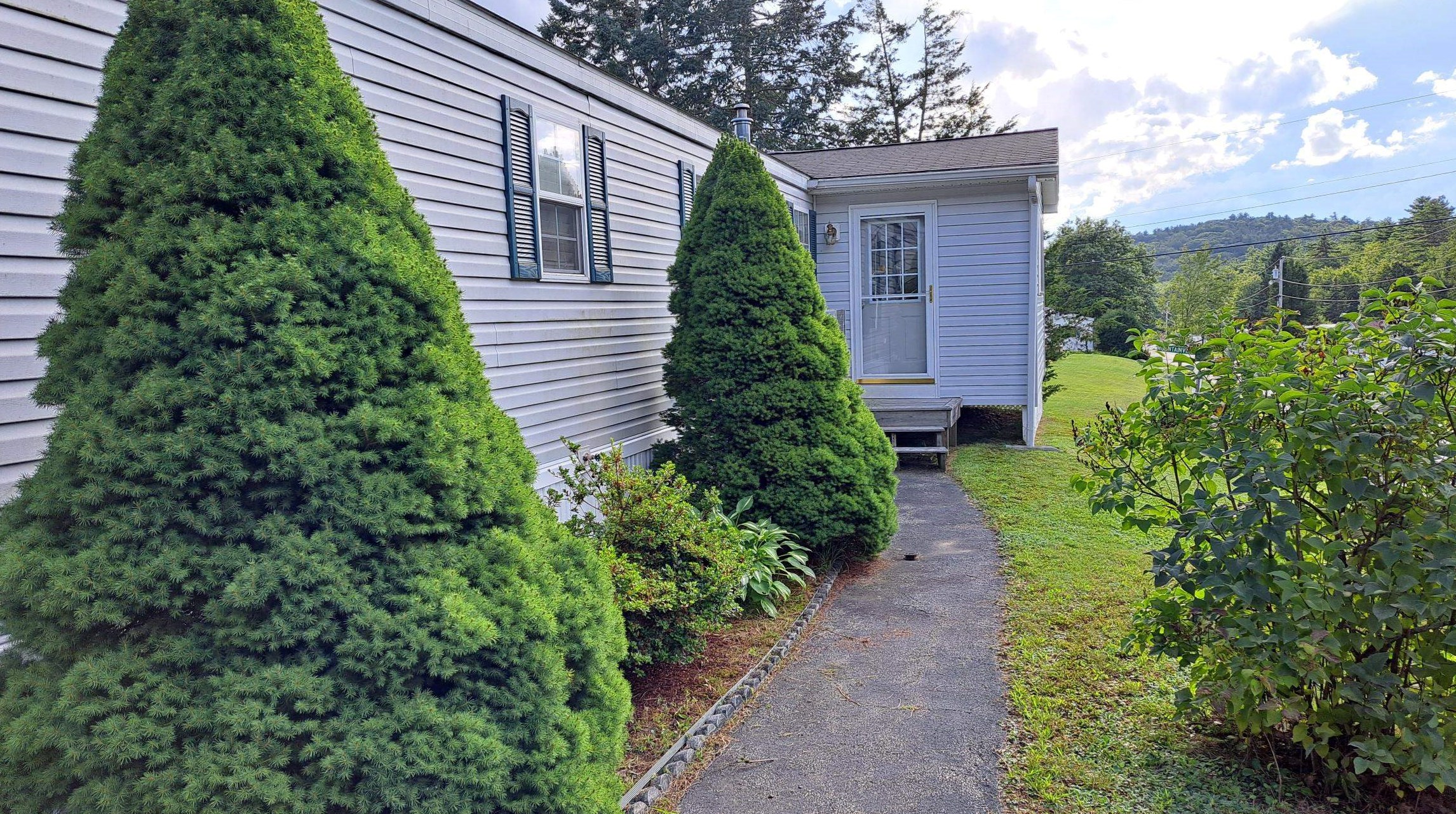 132 New Hillcrest Dr #132, Mason, NH 03048