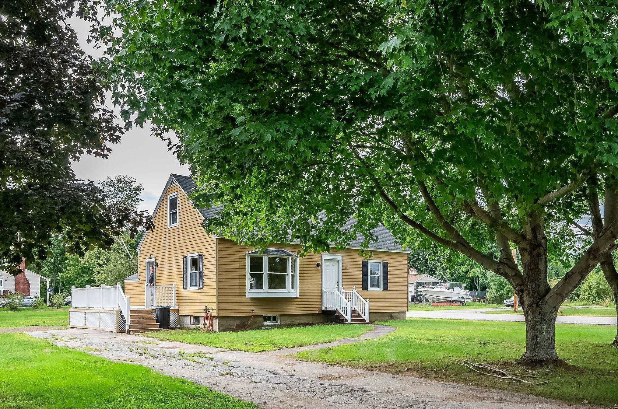 48 Old Rochester Rd, Dover, NH 03820