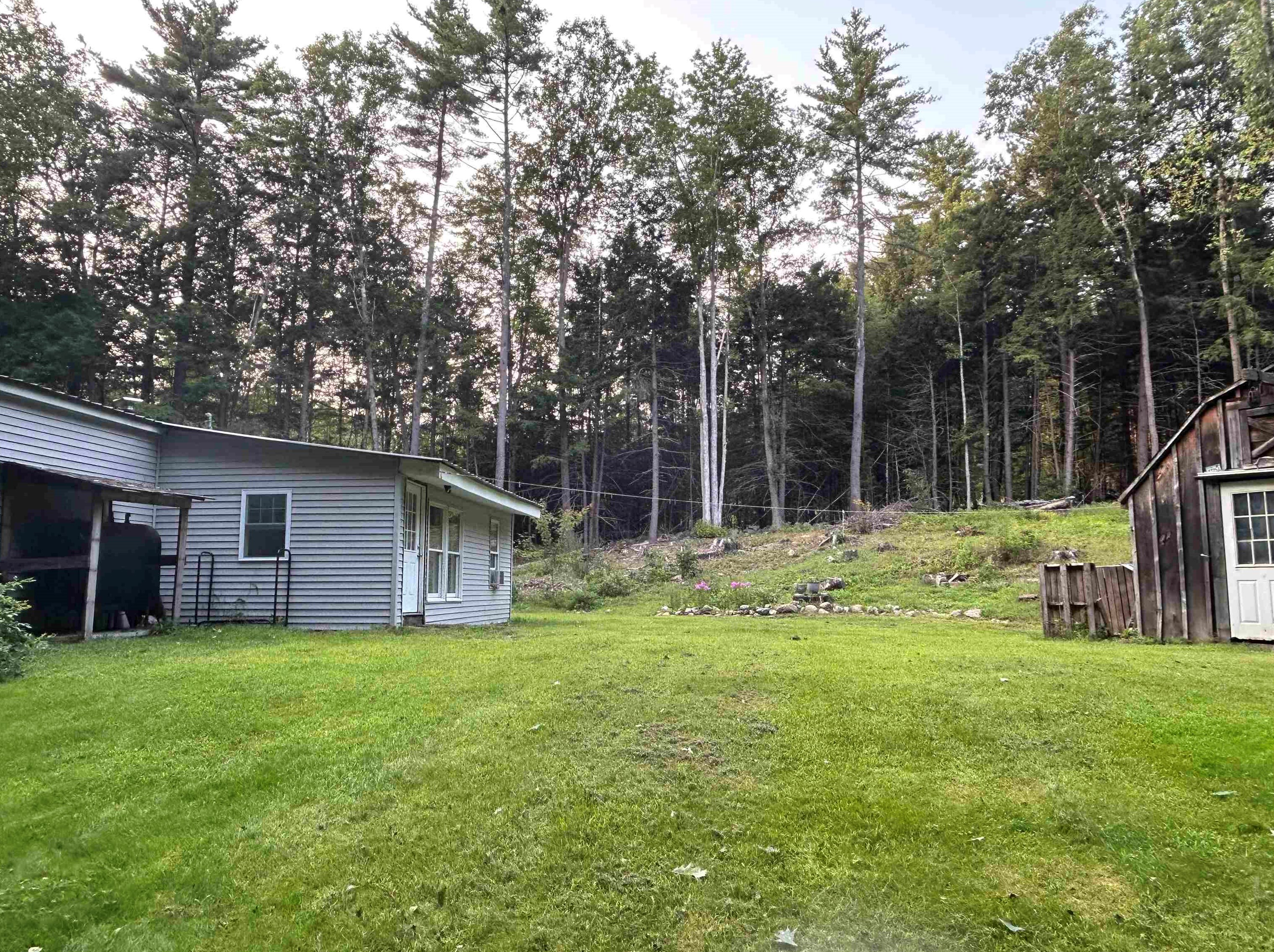 46 E Sutton Rd, Warner, NH 03278
