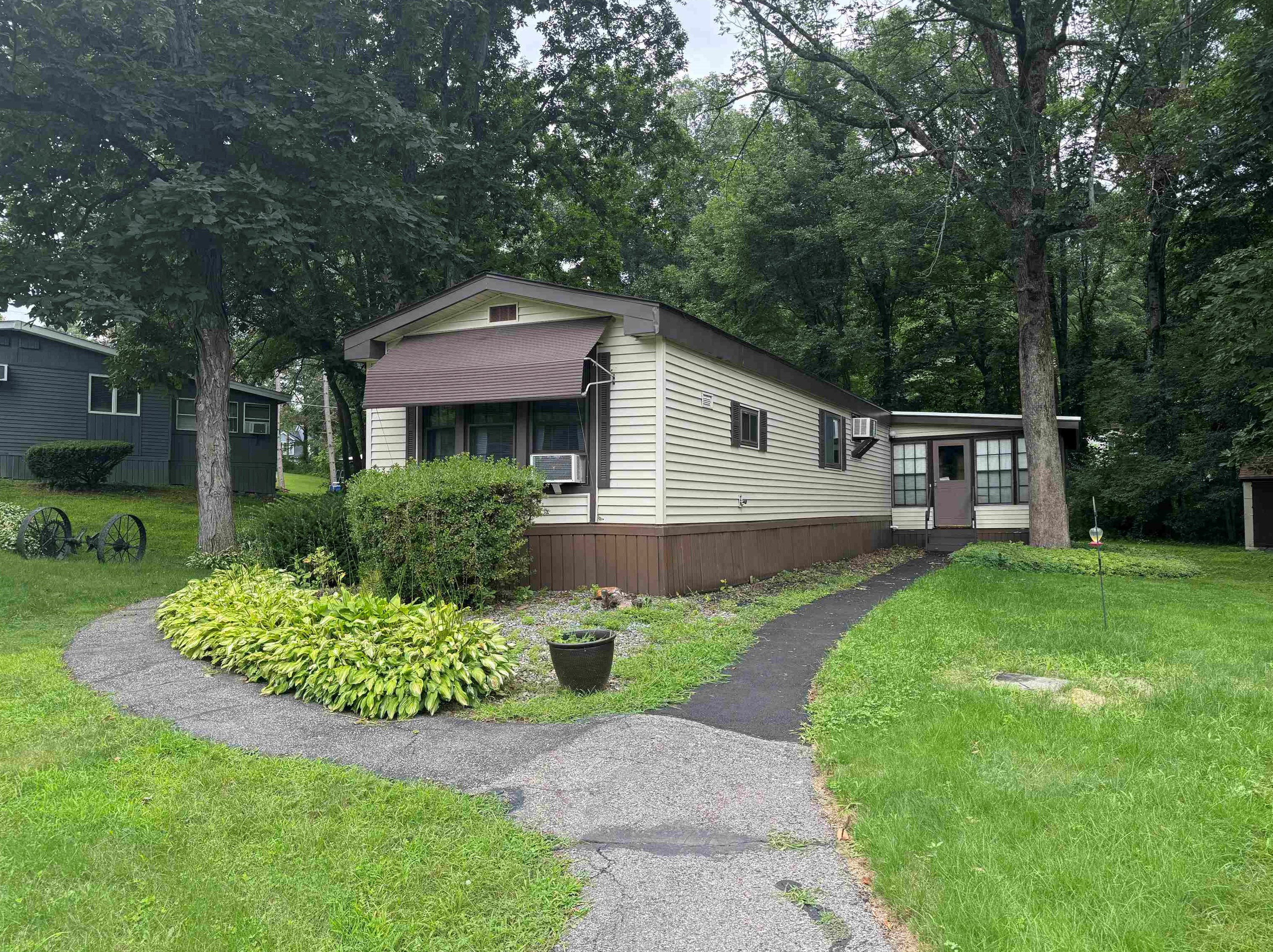 9 Wheel Way, Danville, NH 03819
