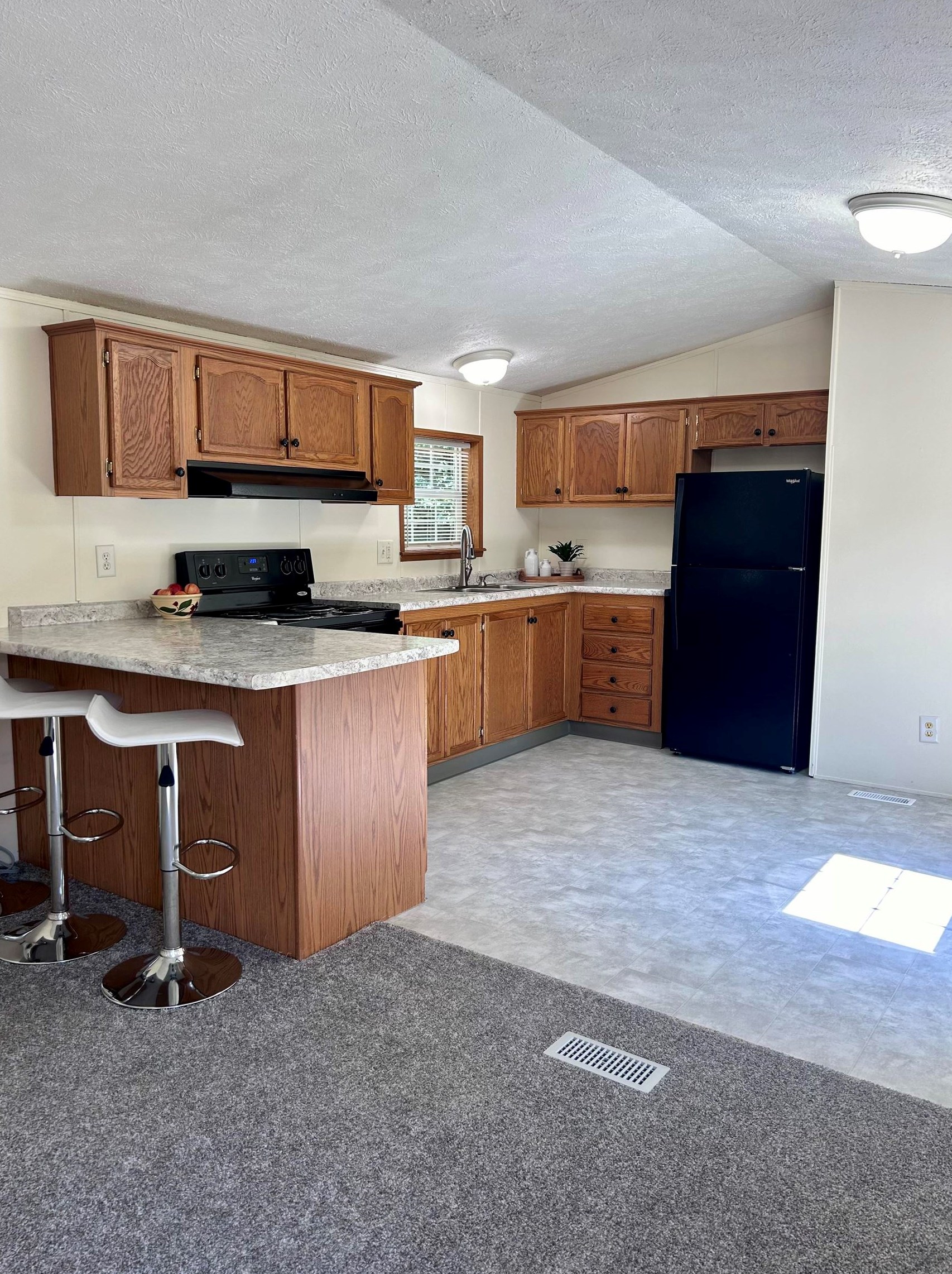 79 Pineland Park Rd, Milton, NH 03851