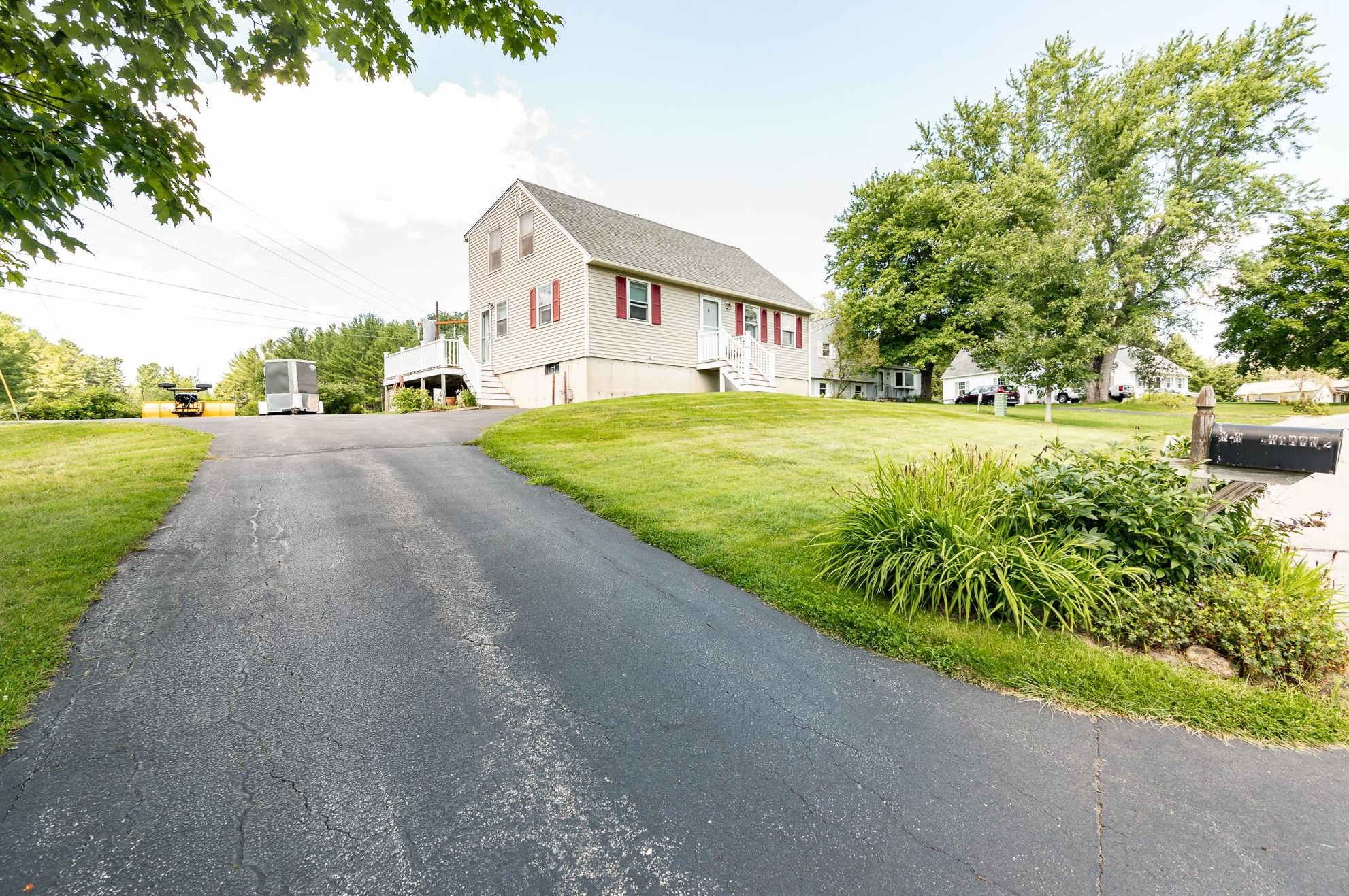 2 Toftree Ln, Dover, NH 03820