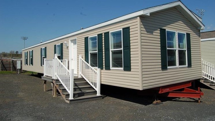 33 Mckee Dr, Concord, NH 03301