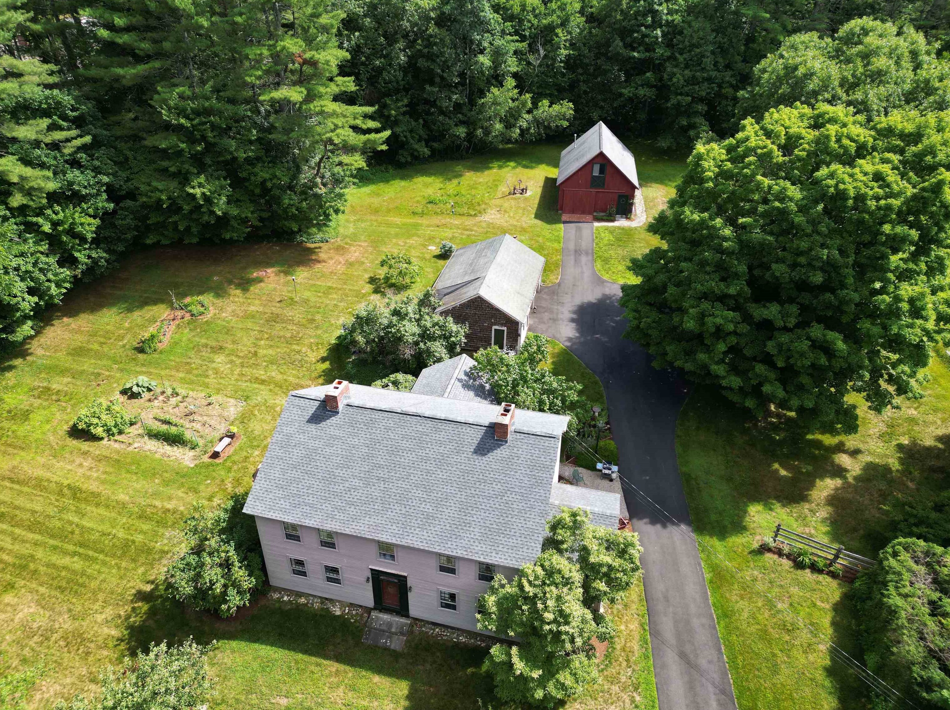 237 4th Range Rd, Allenstown, NH 03275
