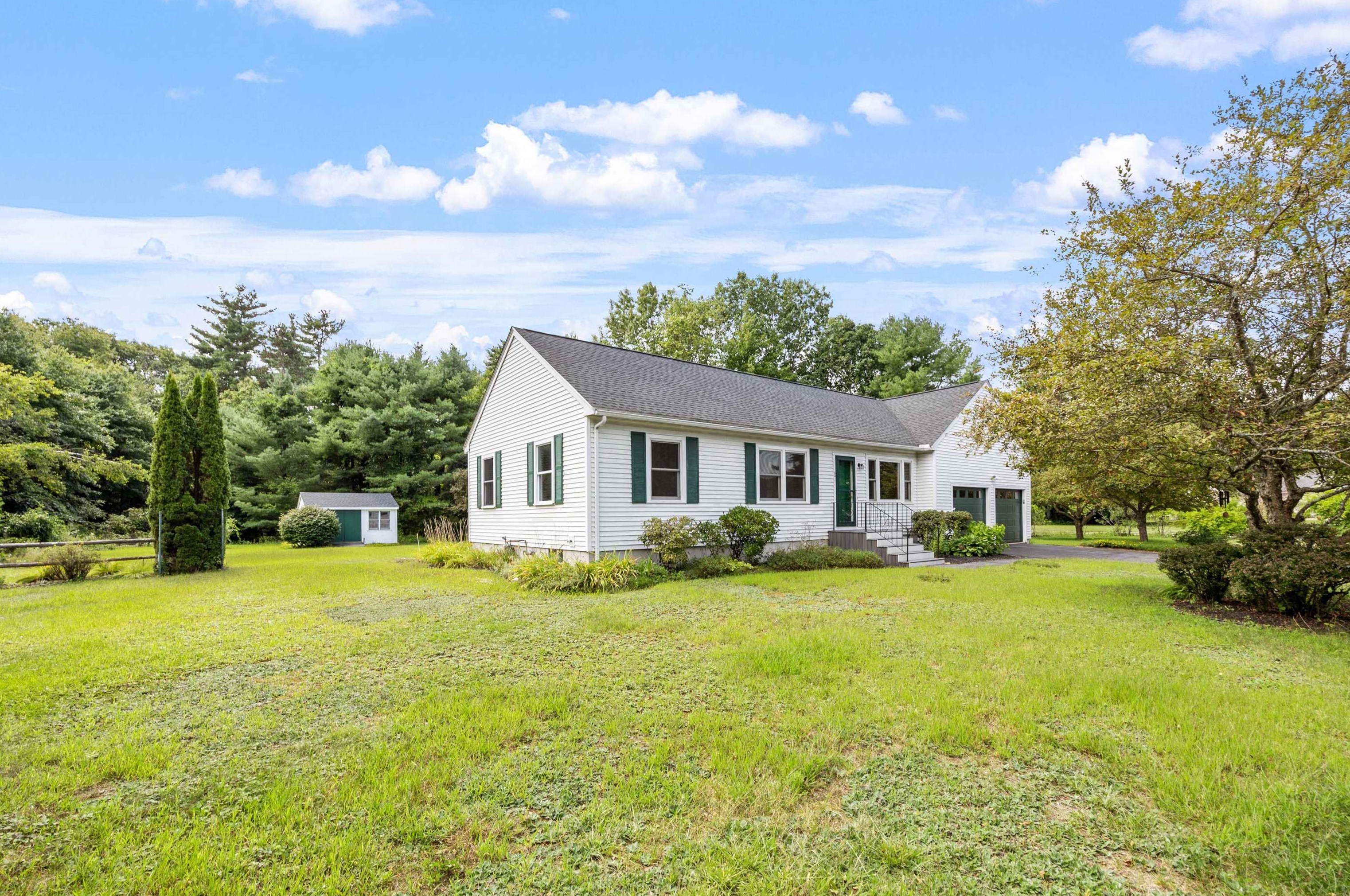 42 Primrose Ln, Concord, NH 03303