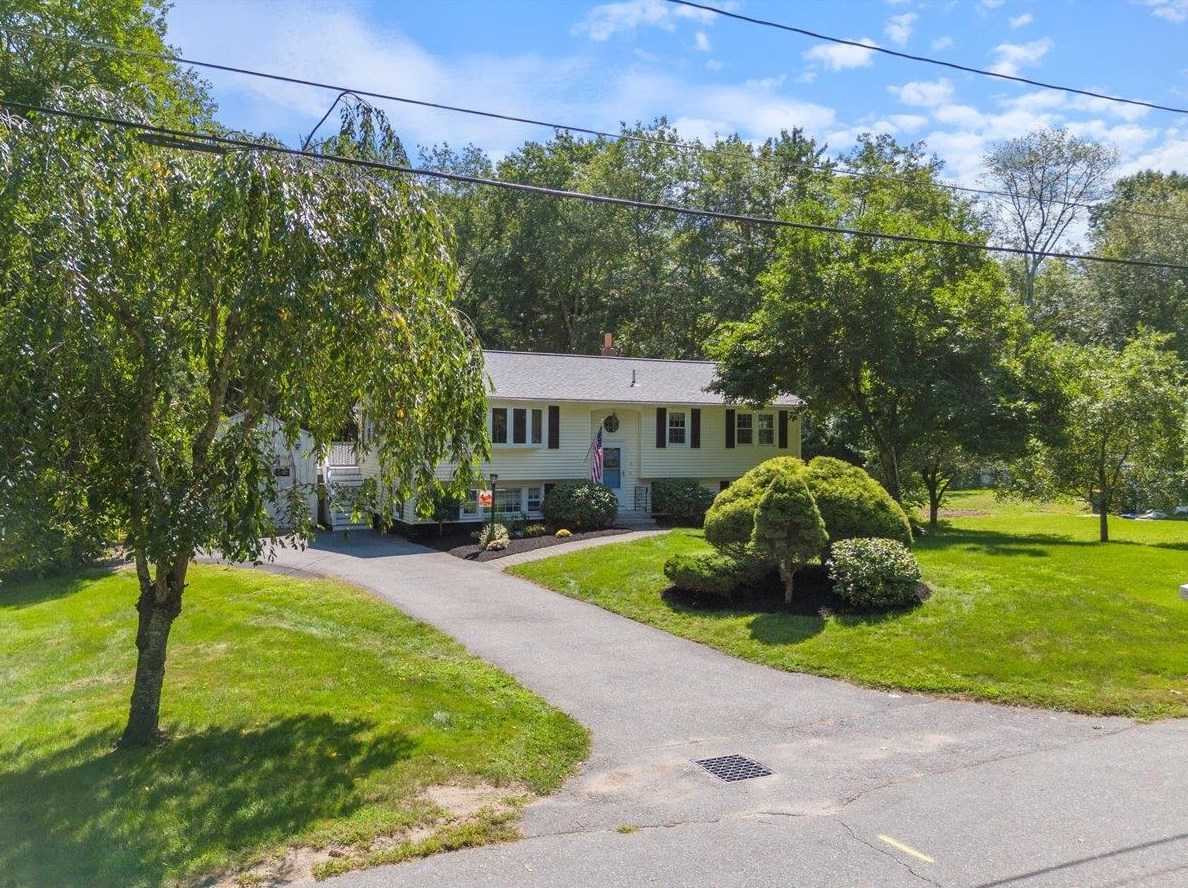 17 Sunrise Terrace, Plaistow, NH 03865