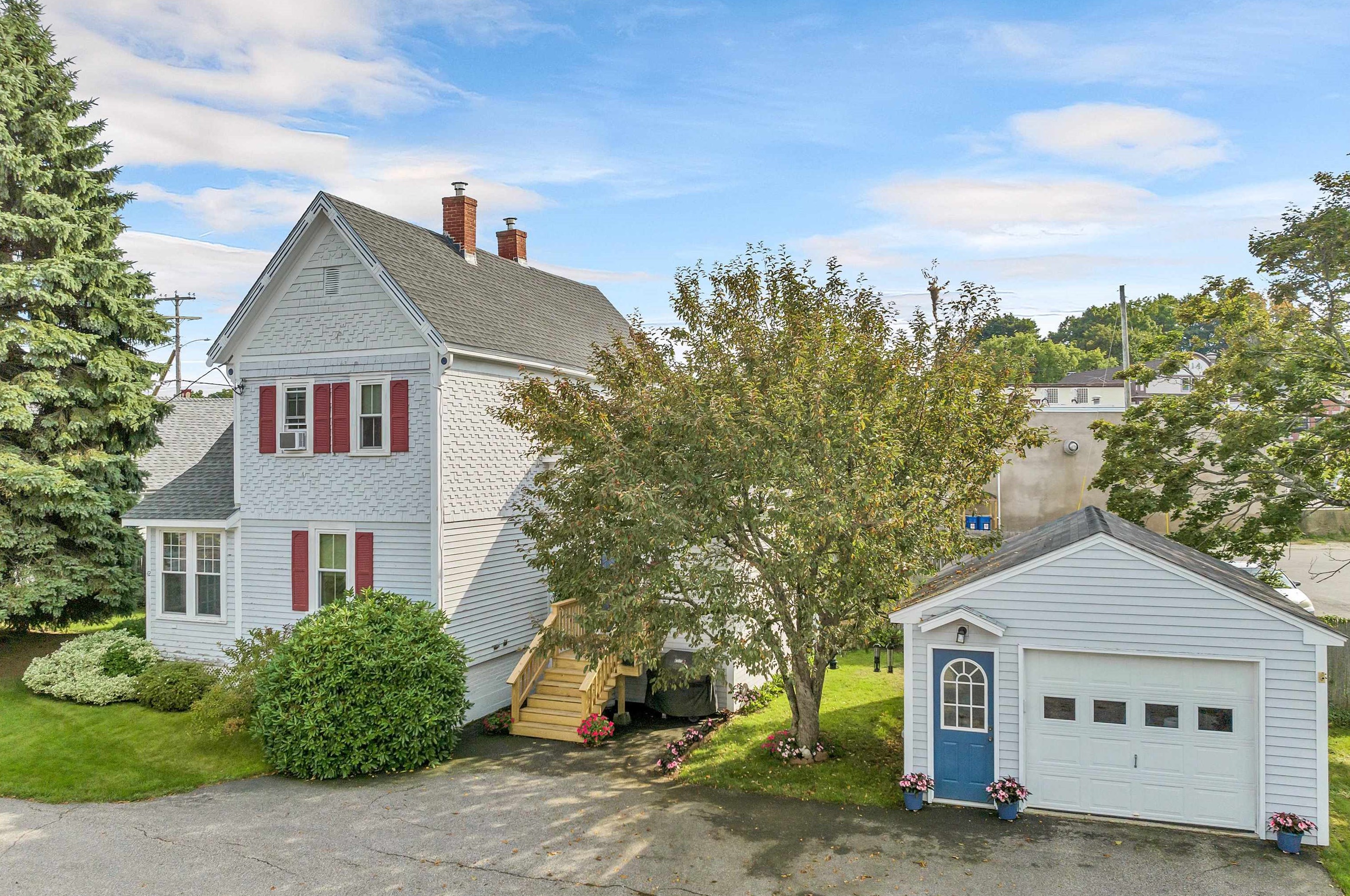 42 Carroll St, Pittsfield, NH 03263
