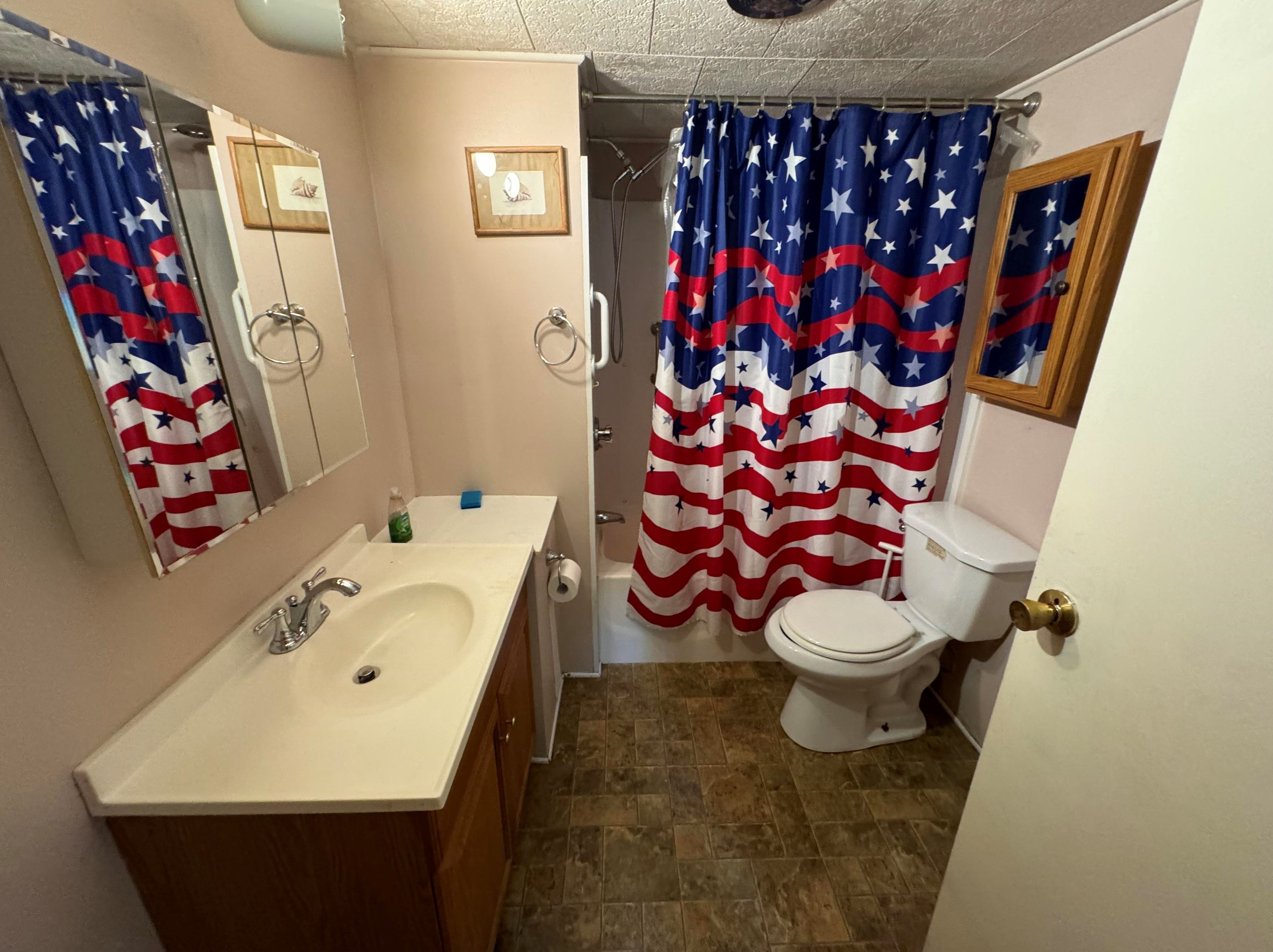 28 Farmwood Dr, Nashua NH 03062-1190 exterior