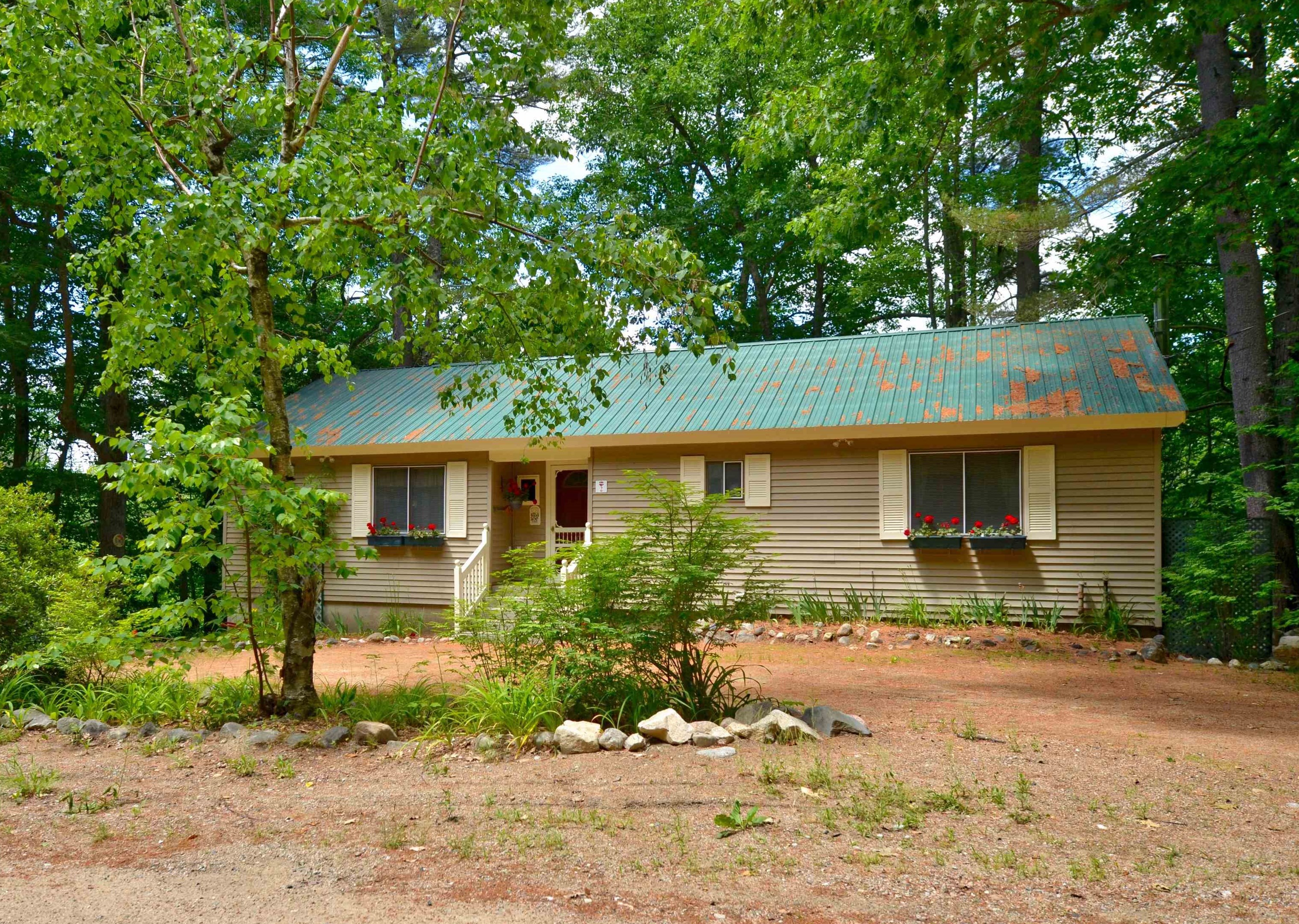 4 Jungfrau Rd, Madison, NH 03849