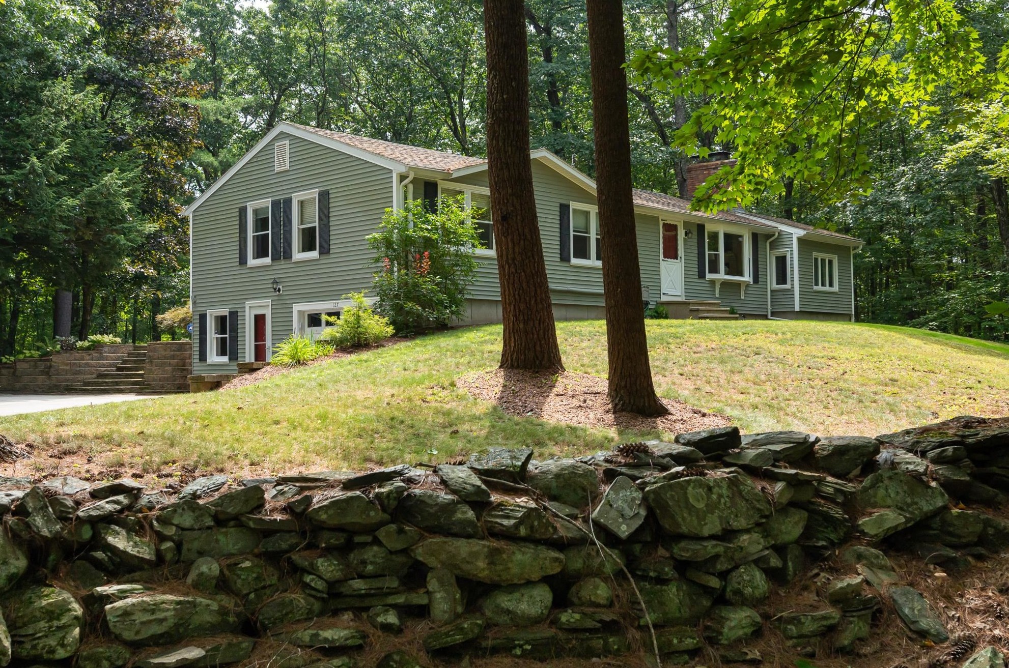 127 Wheeler Rd, Hollis, NH 03049