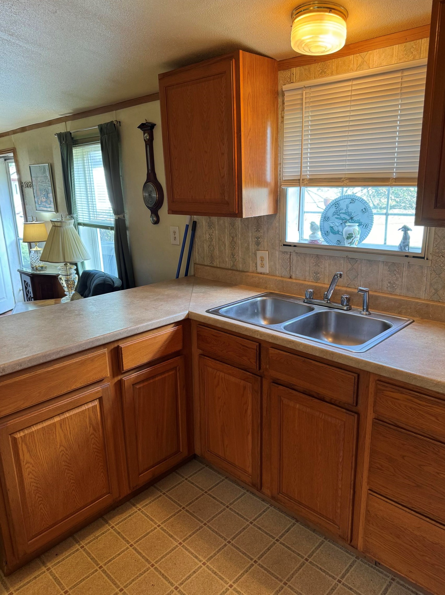 18 Springbrook St, Hinsdale, NH 03451