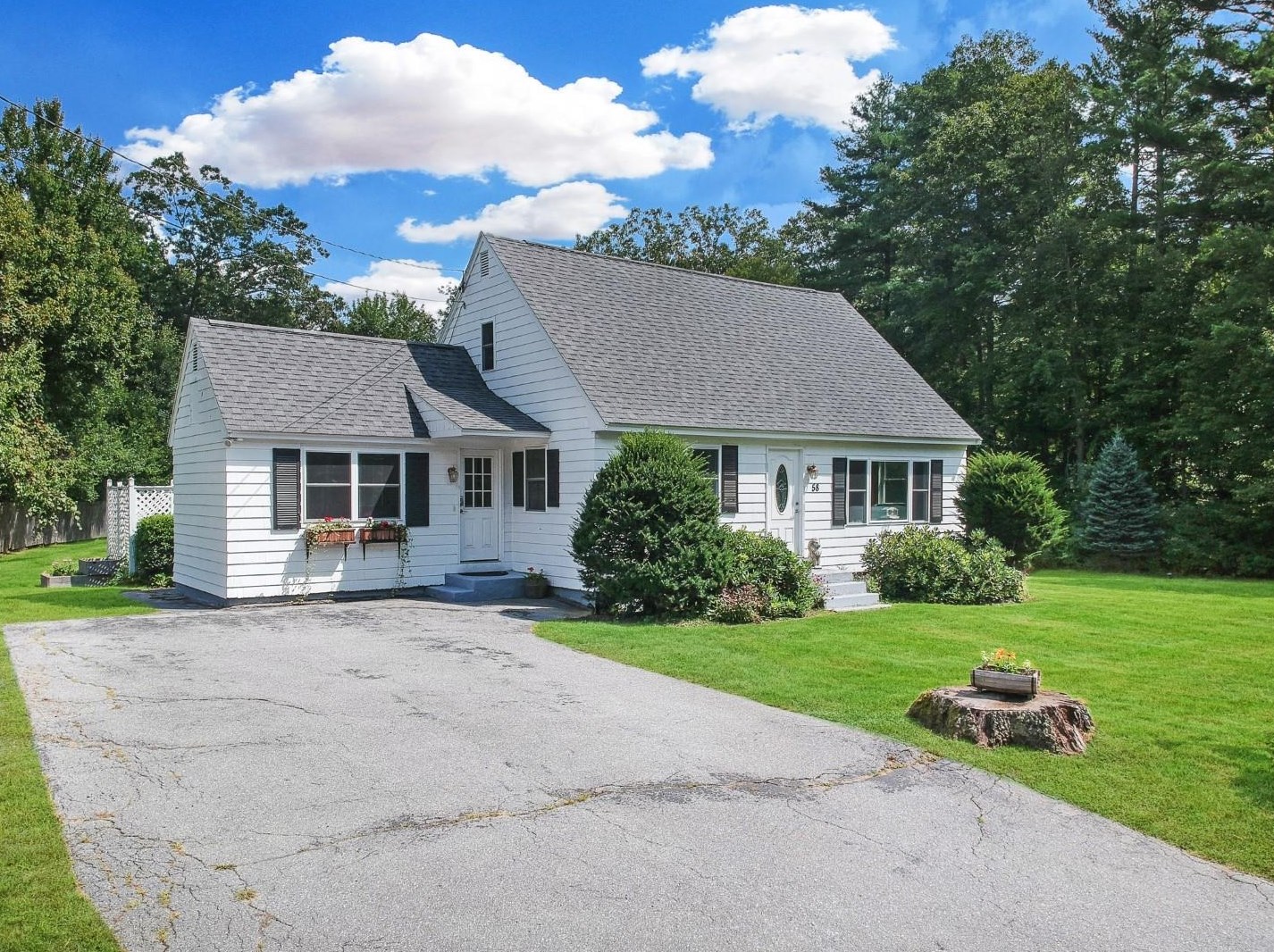 58 Hayden Rd, Pelham, NH 03076