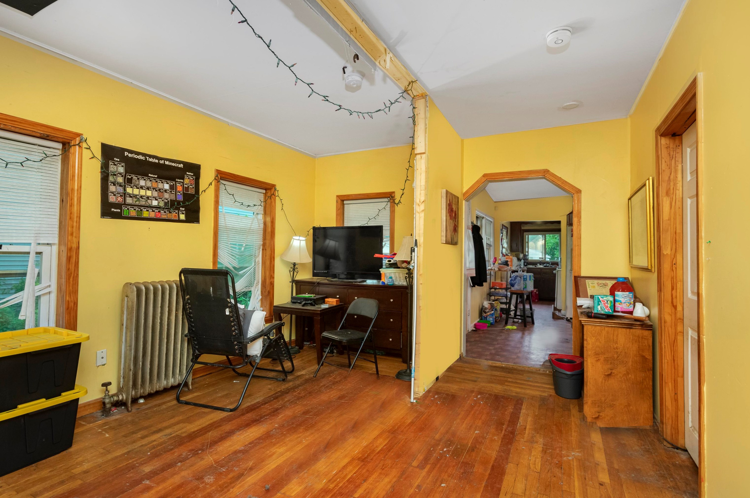 319 Spruce St, Manchester NH  03103-4826 exterior