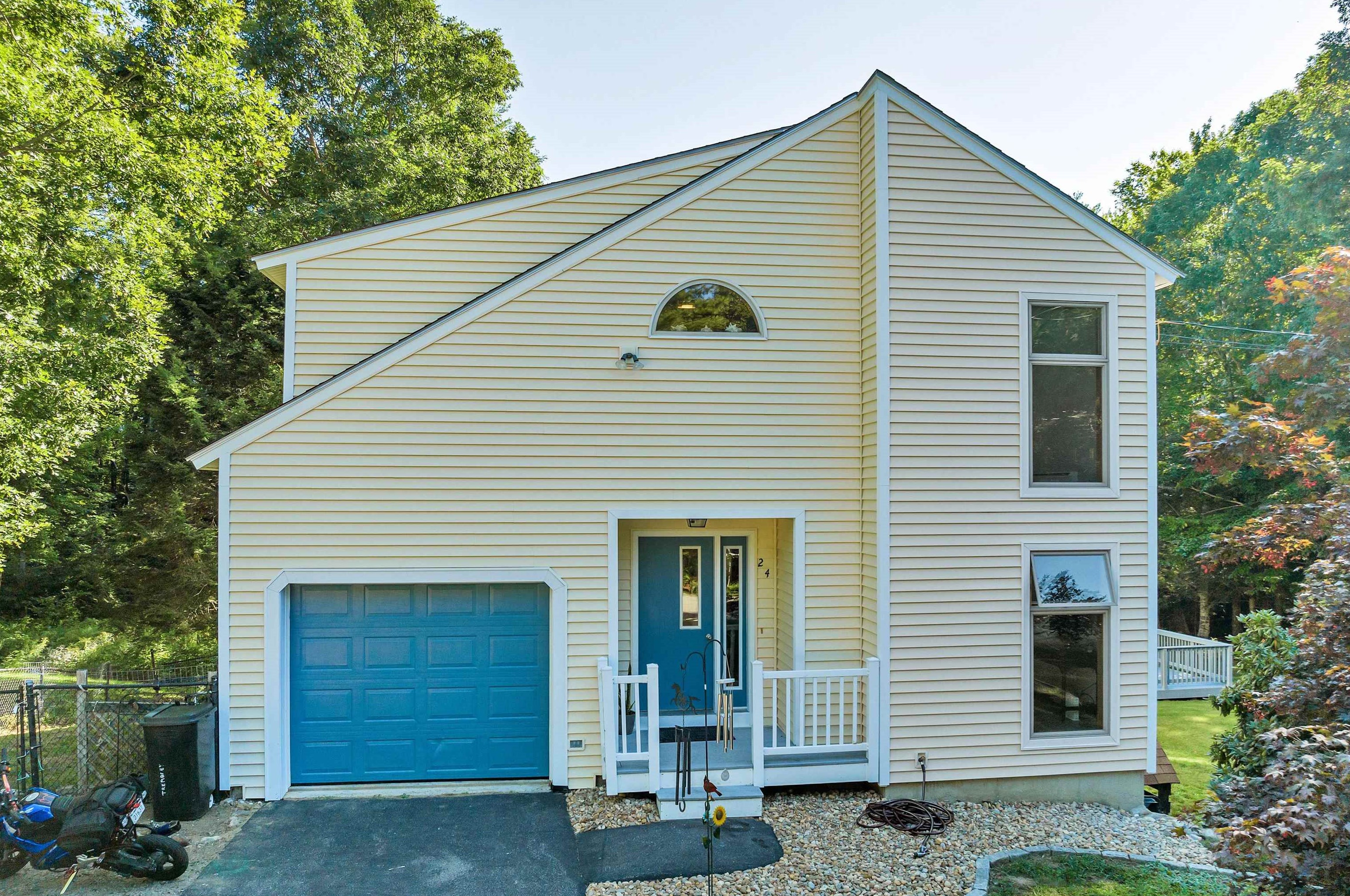 24 Boulder Dr, Danville, NH 03819