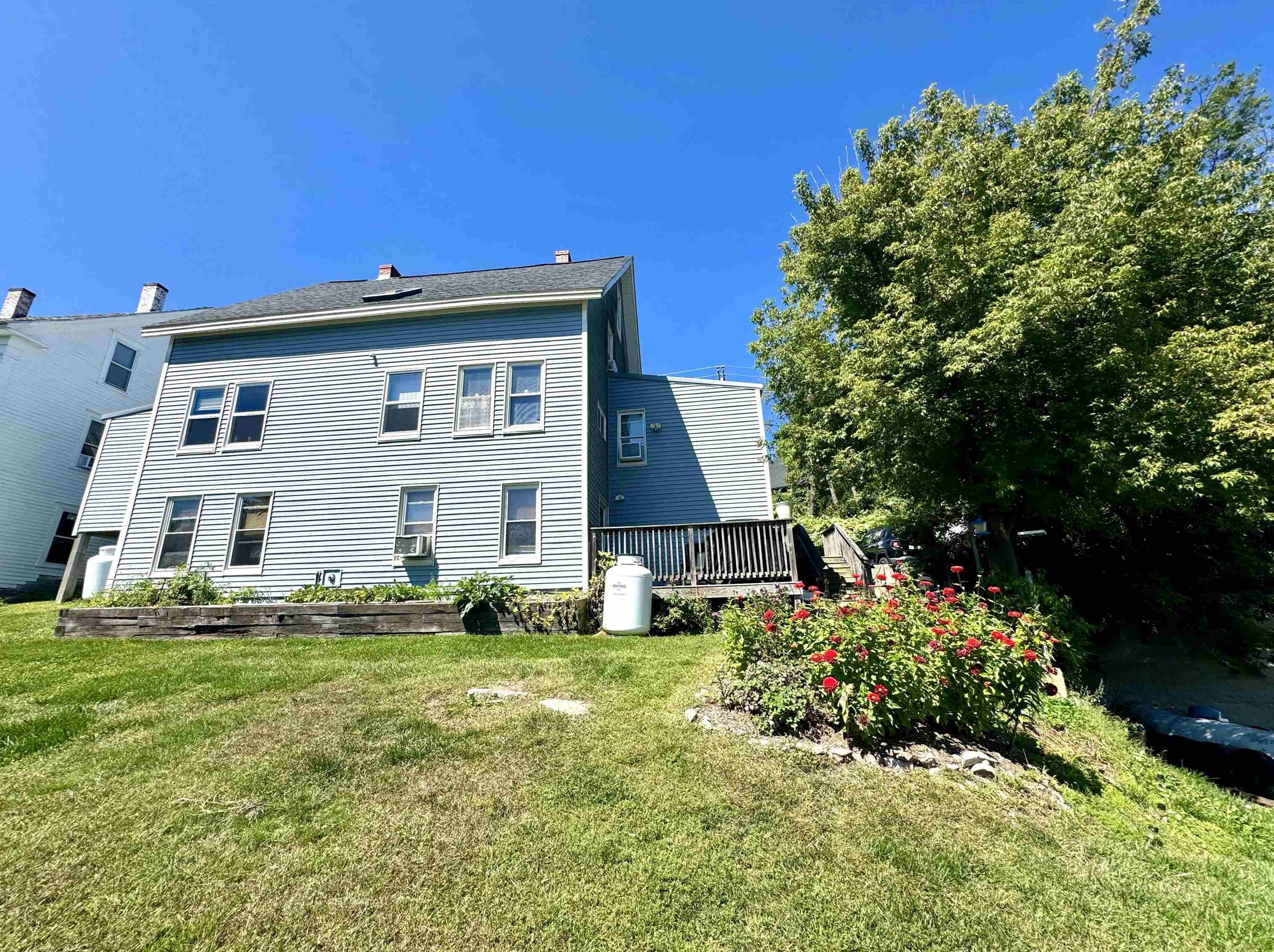 6 Crescent St, Pittsfield, NH 03263