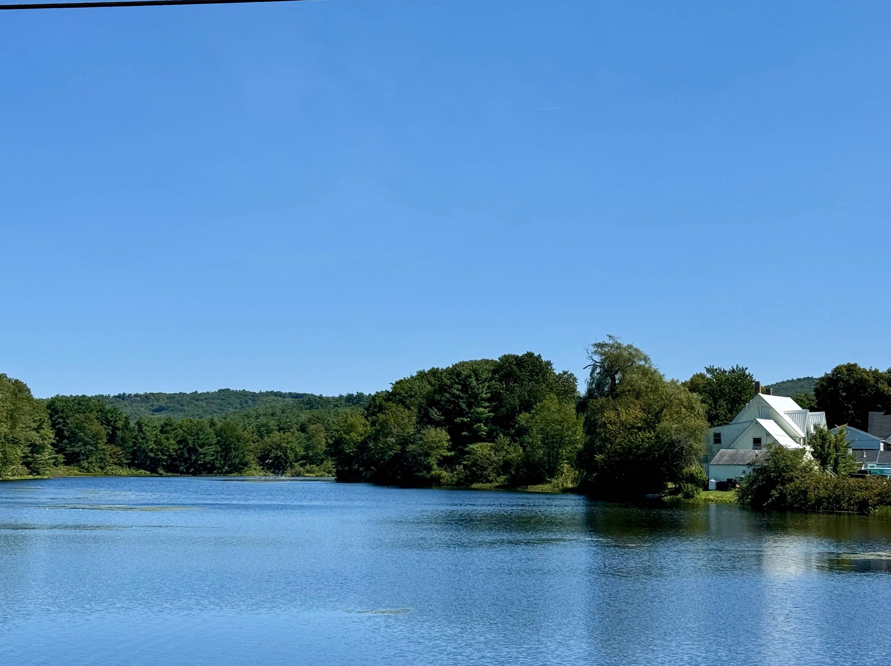 18 Smith St, Pittsfield, NH 03263
