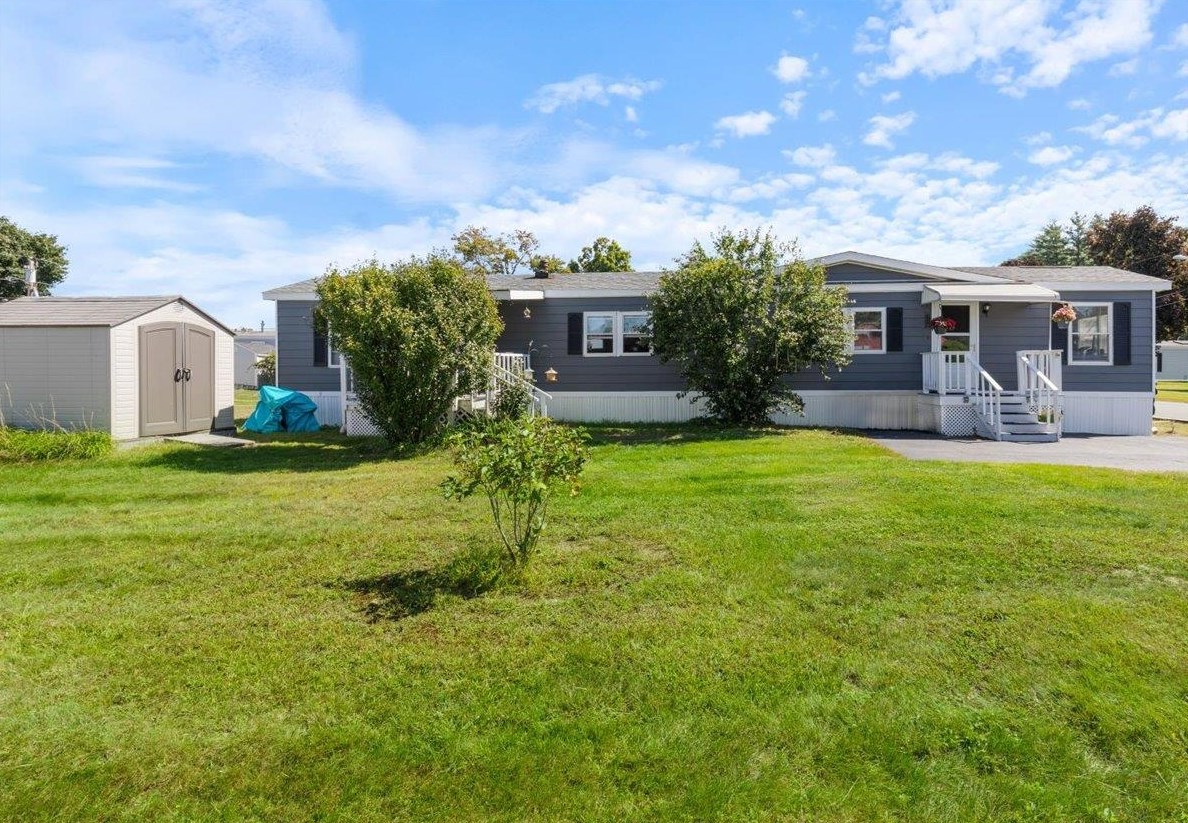 99 Dart Dr, Salem, NH 03079