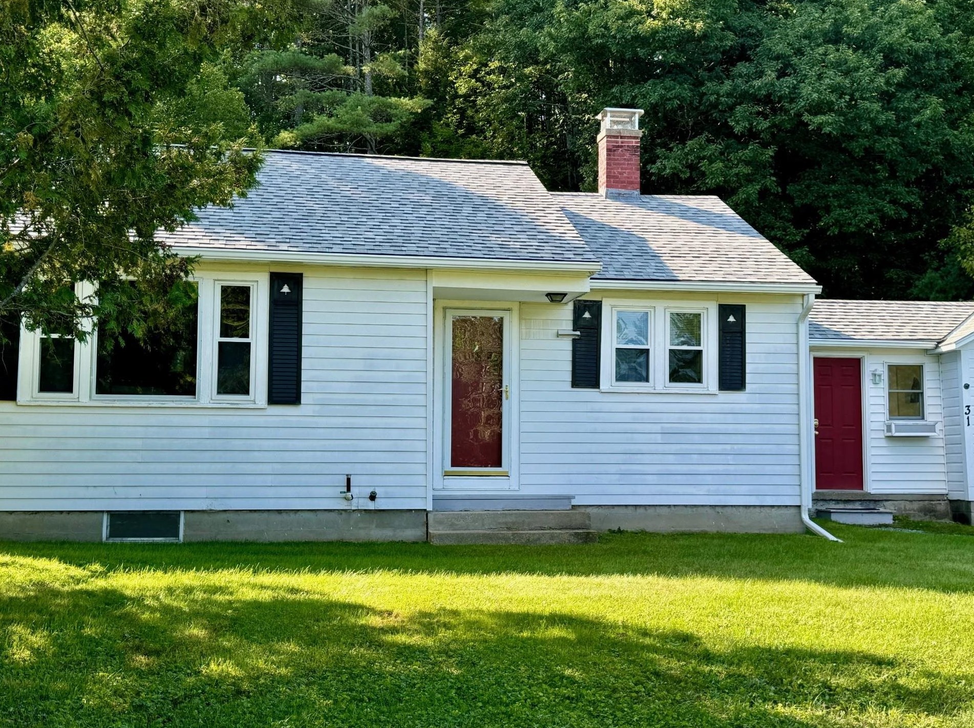 31 Flanders St, Enfield, NH 03748