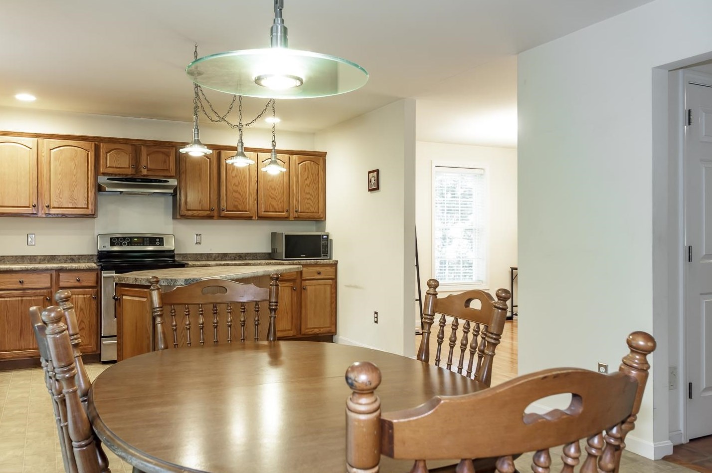 6 Cardinal Cir, Derry NH  03038-1618 exterior