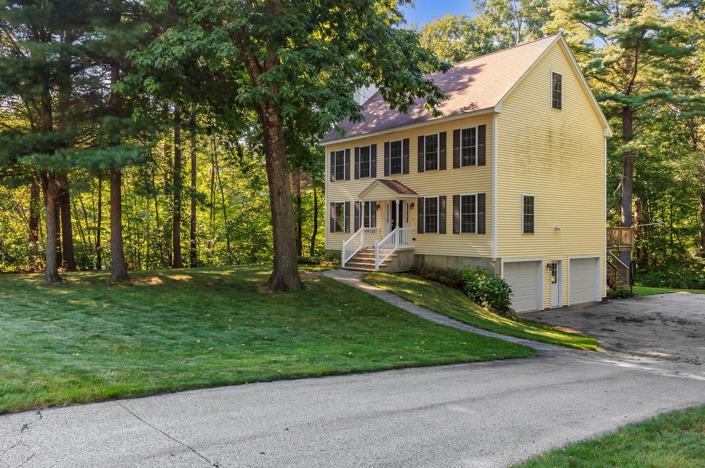 6 Cardinal Cir, Derry NH  03038-1618 exterior
