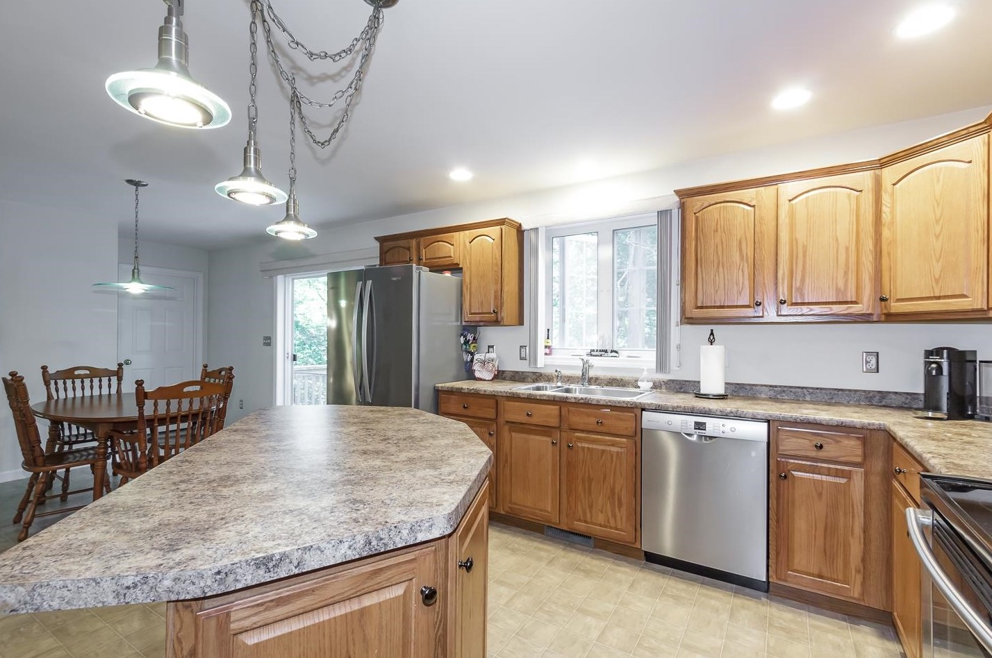 6 Cardinal Cir, Derry NH  03038-1618 exterior