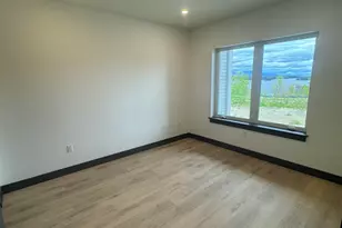 37 Vantage Point Dr, Laconia, NH 03246 - Photo 20