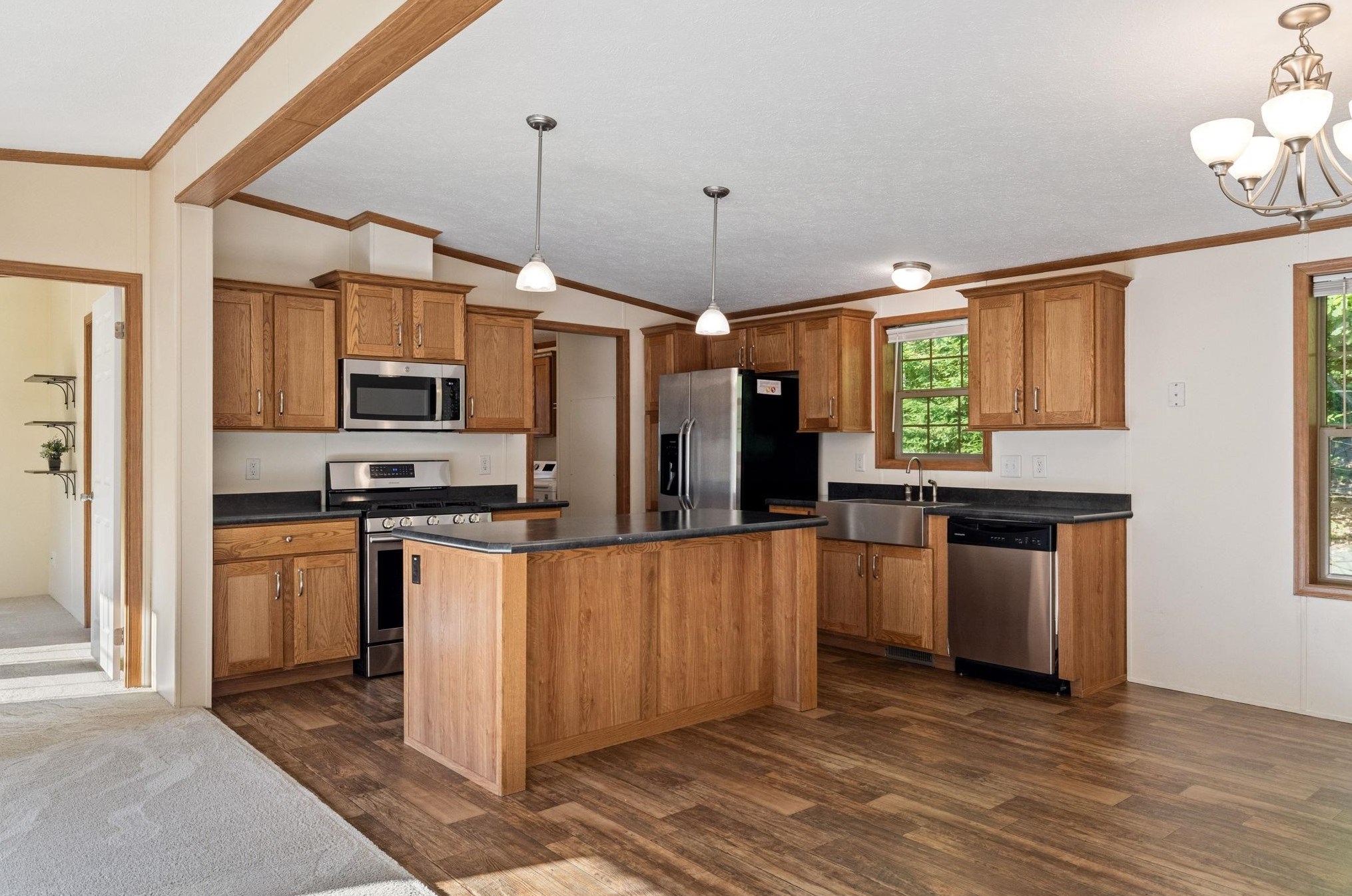 16 Lilac Dr, Rochester, NH 03867