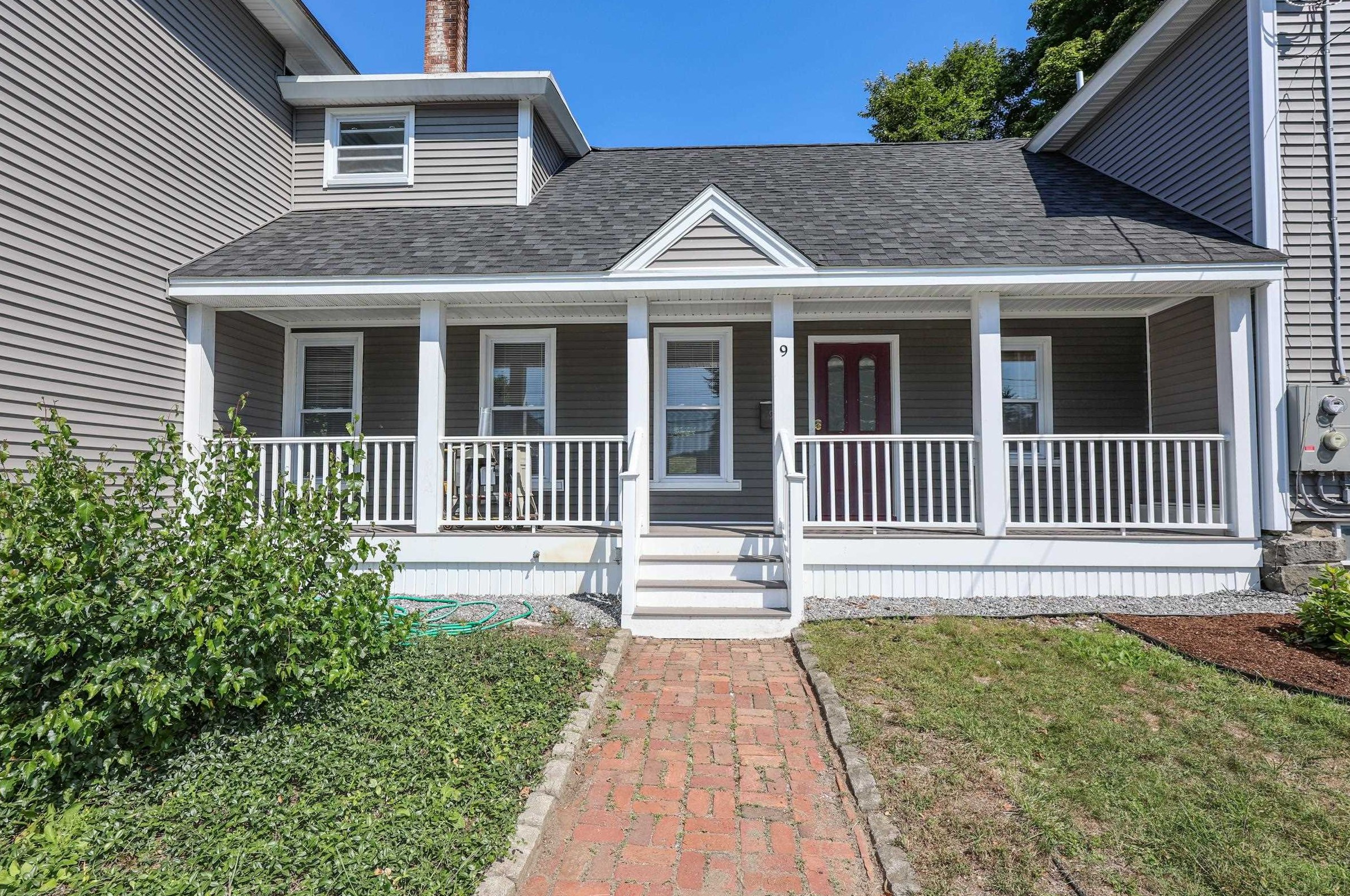 9 Mast St, Goffstown, NH 03045-1709