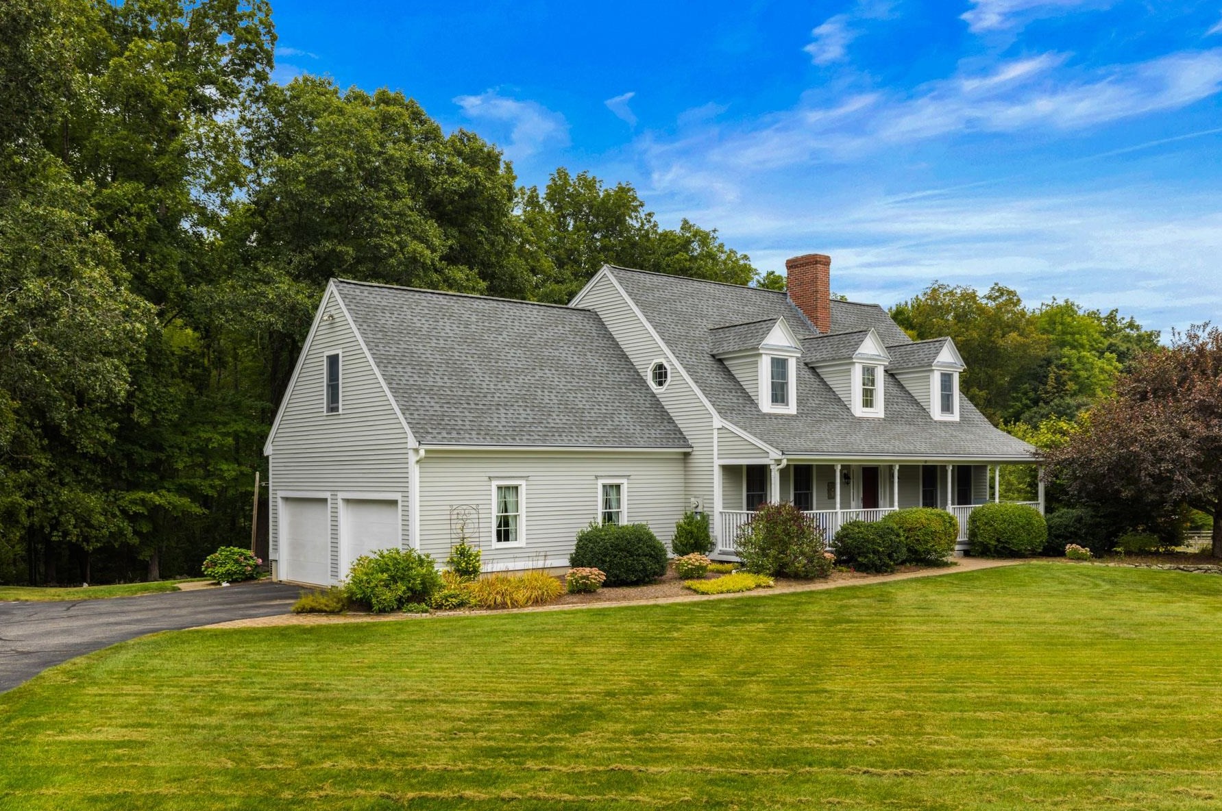 12 Sackett Rd, Lee, NH 03861