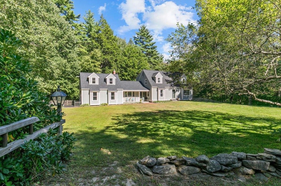7 Acorn Dr, Kingston, NH 03848
