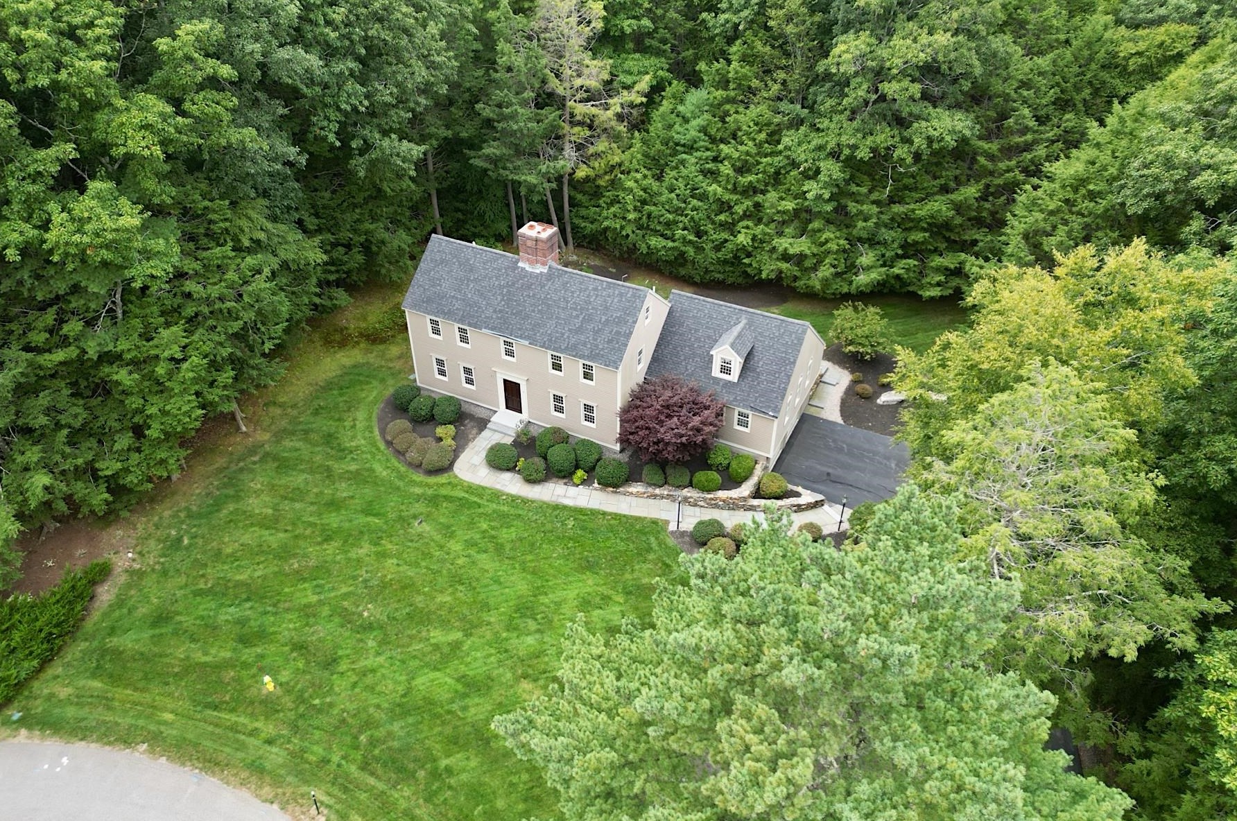 18 Bradley Ln, North Hampton, NH 03862