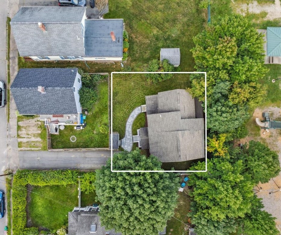 43 Frst St, Dover NH 03820-3223 exterior