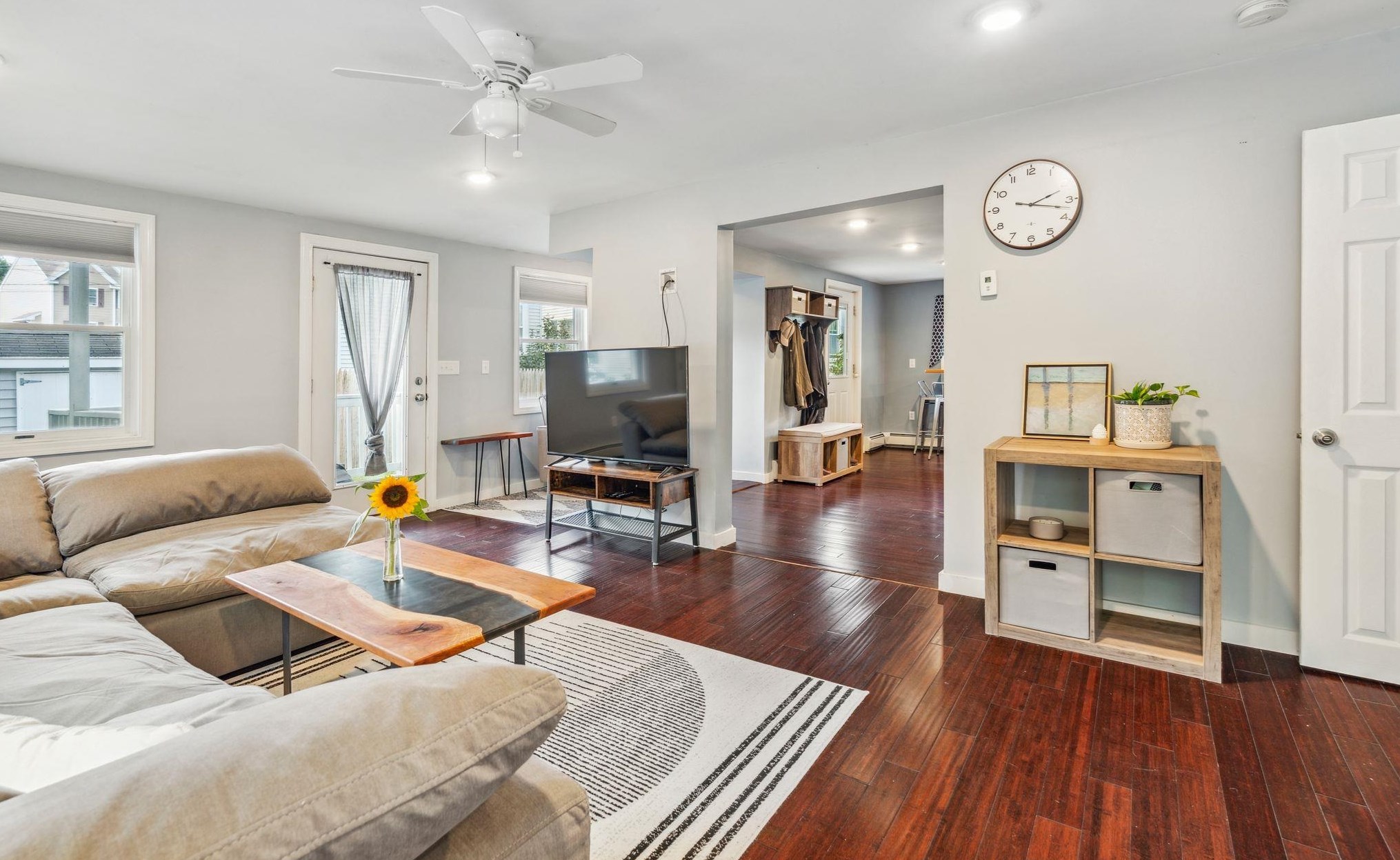 43 Frst St, Dover NH 03820-3223 exterior