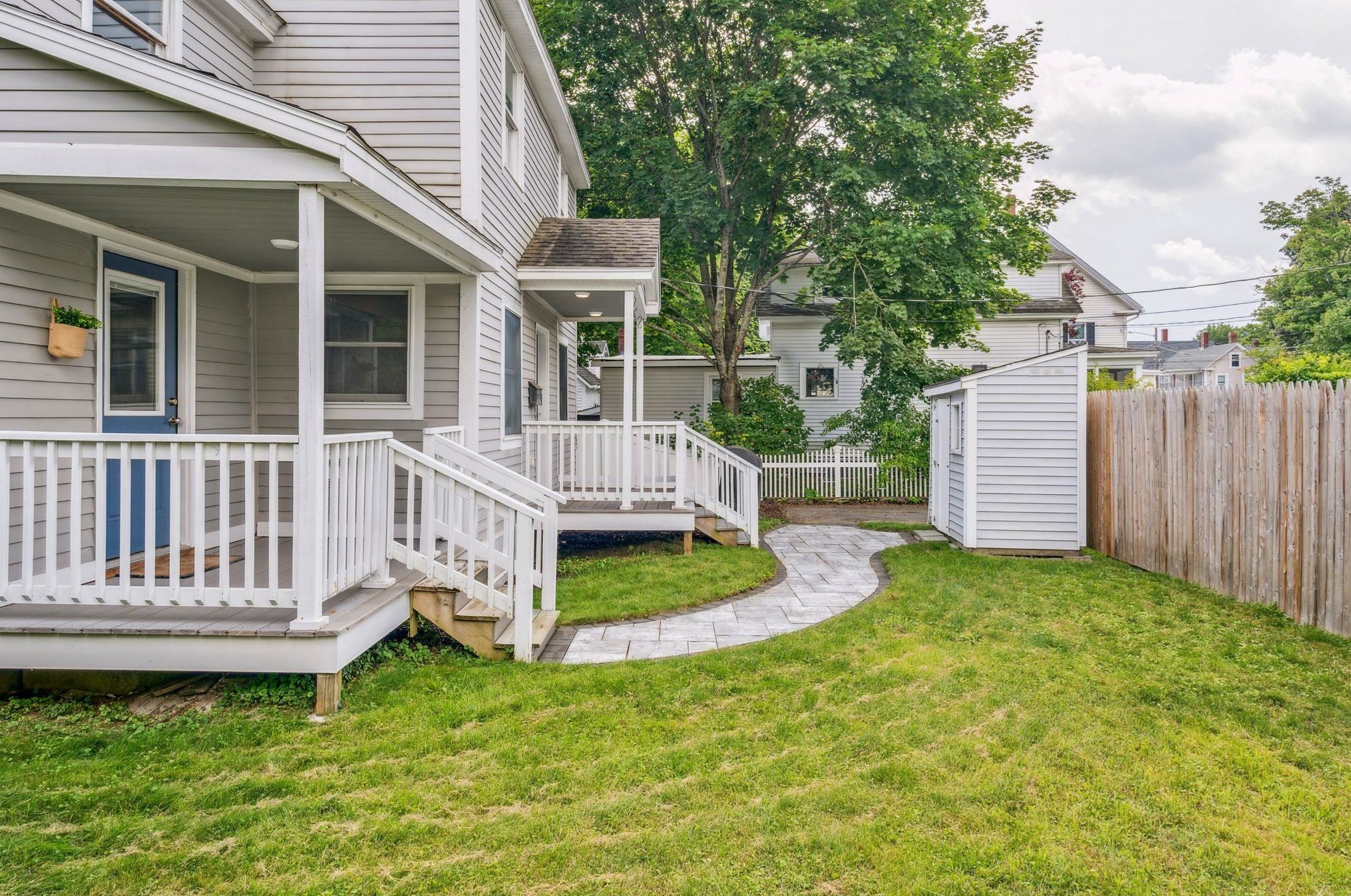 43 Frst St, Dover NH 03820-3223 exterior