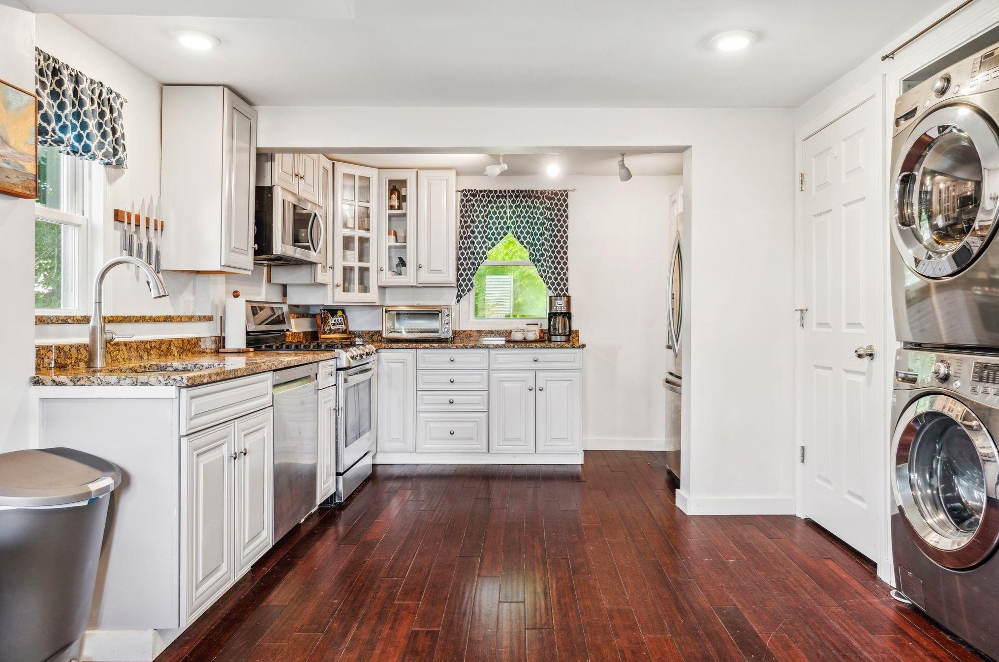 43 Frst St, Dover NH 03820-3223 exterior