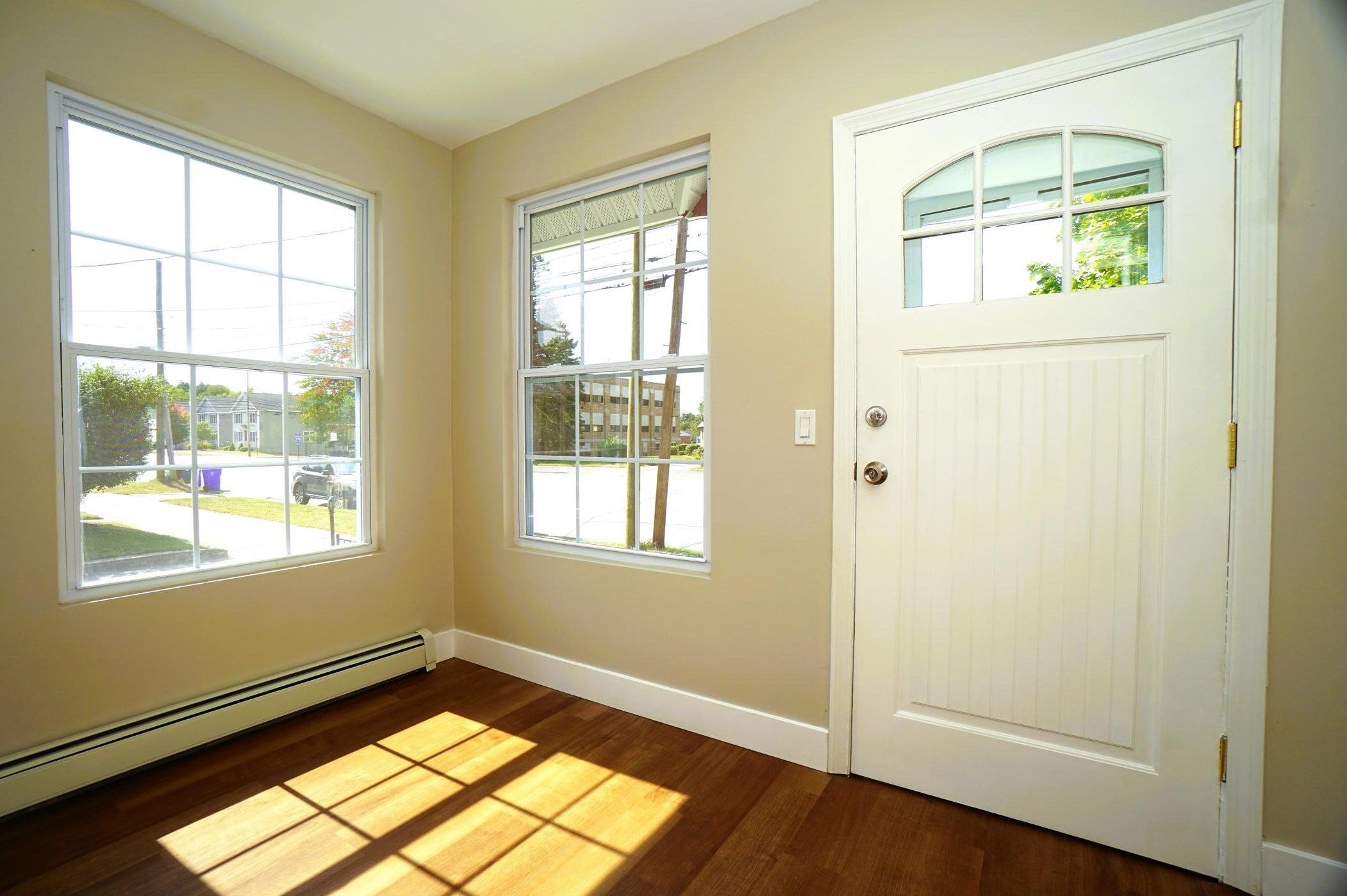 11 Elm St, Manchester NH 03103-7241 exterior