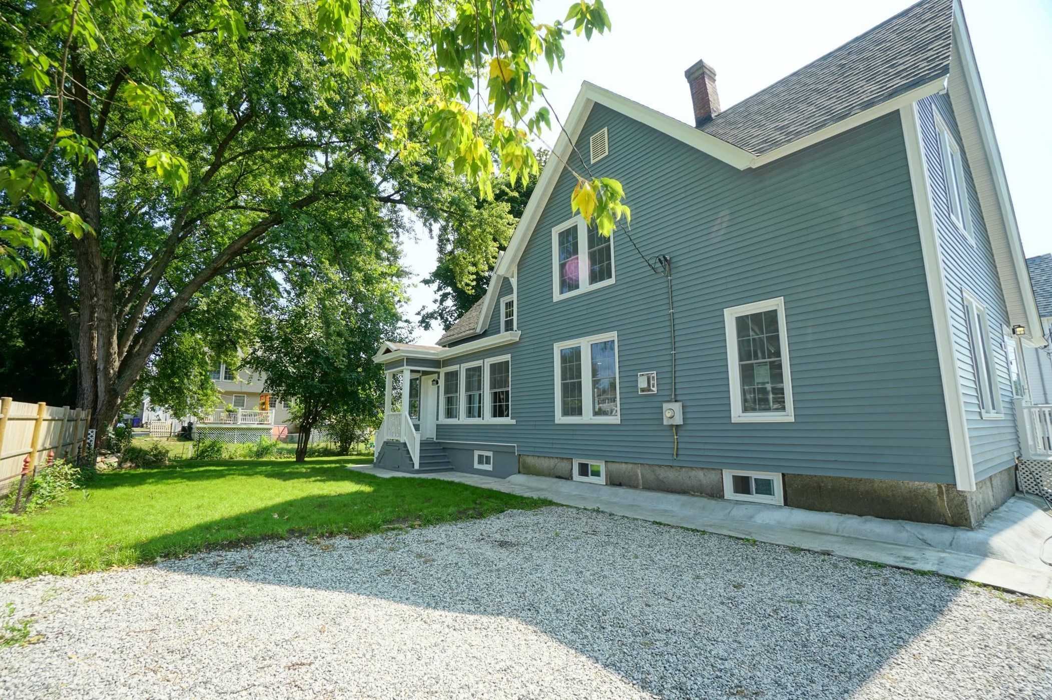 11 Elm St, Manchester NH 03103-7241 exterior