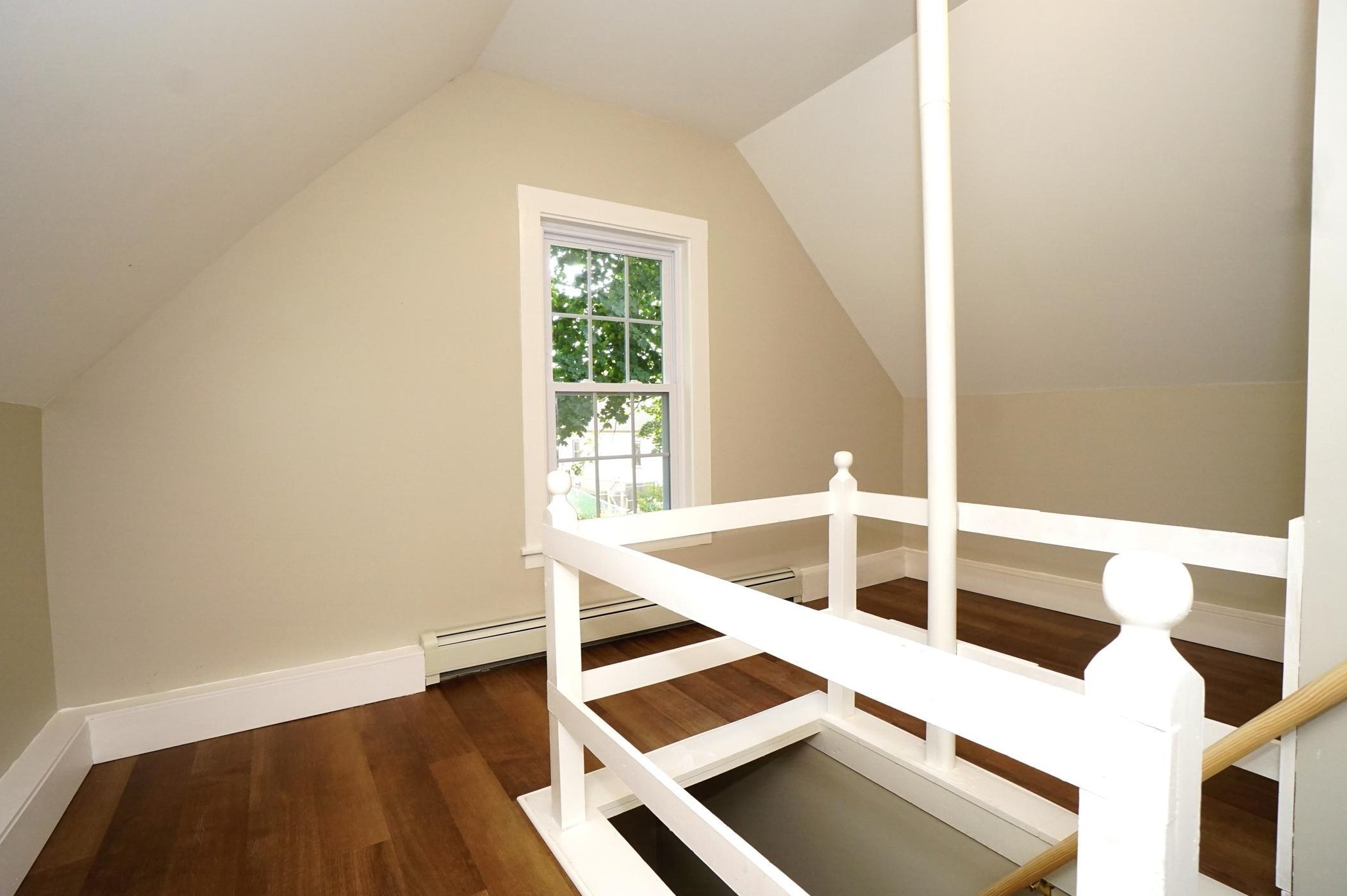 11 Elm St, Manchester NH 03103-7241 exterior