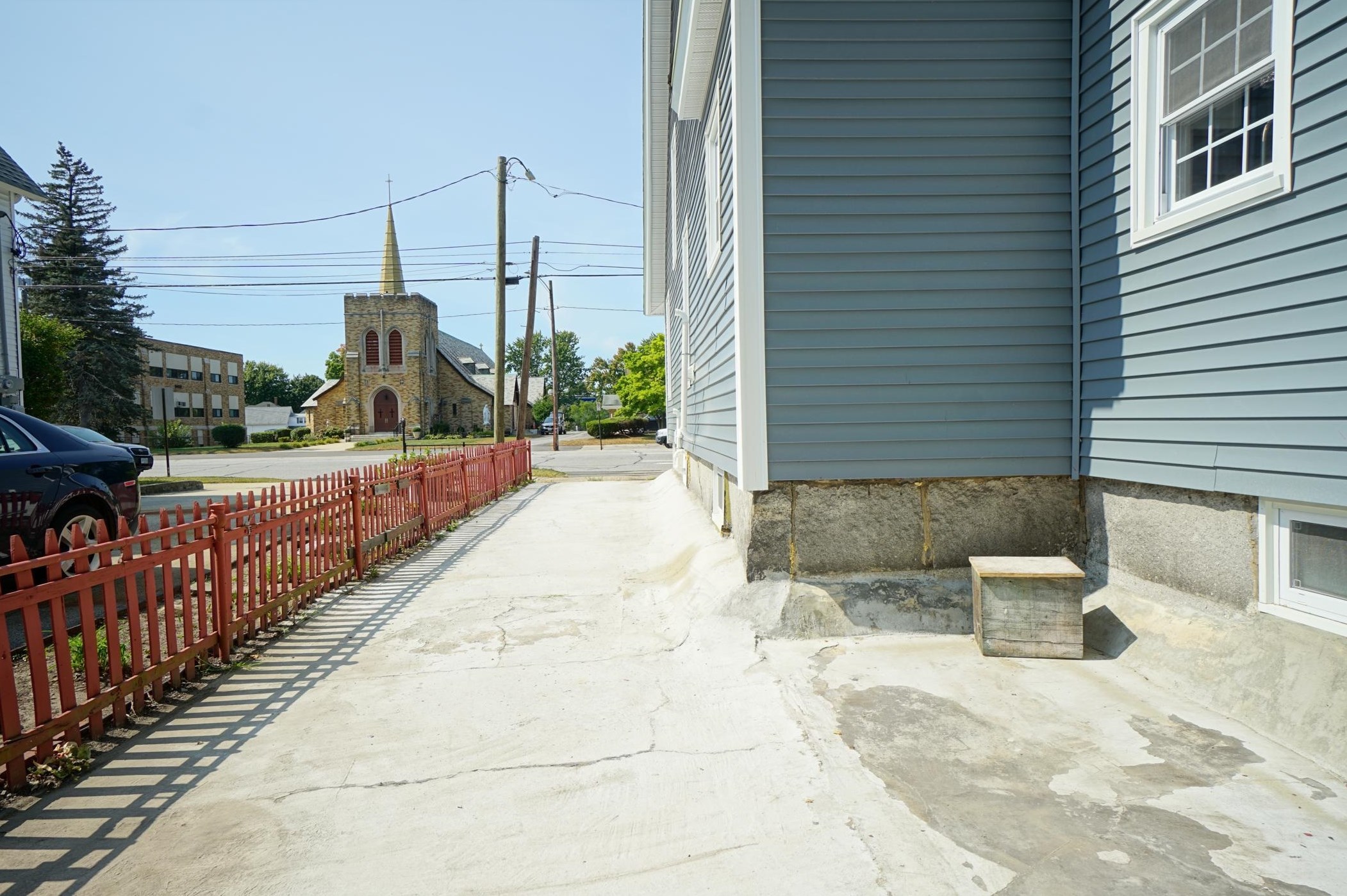 11 Elm St, Manchester NH 03103-7241 exterior