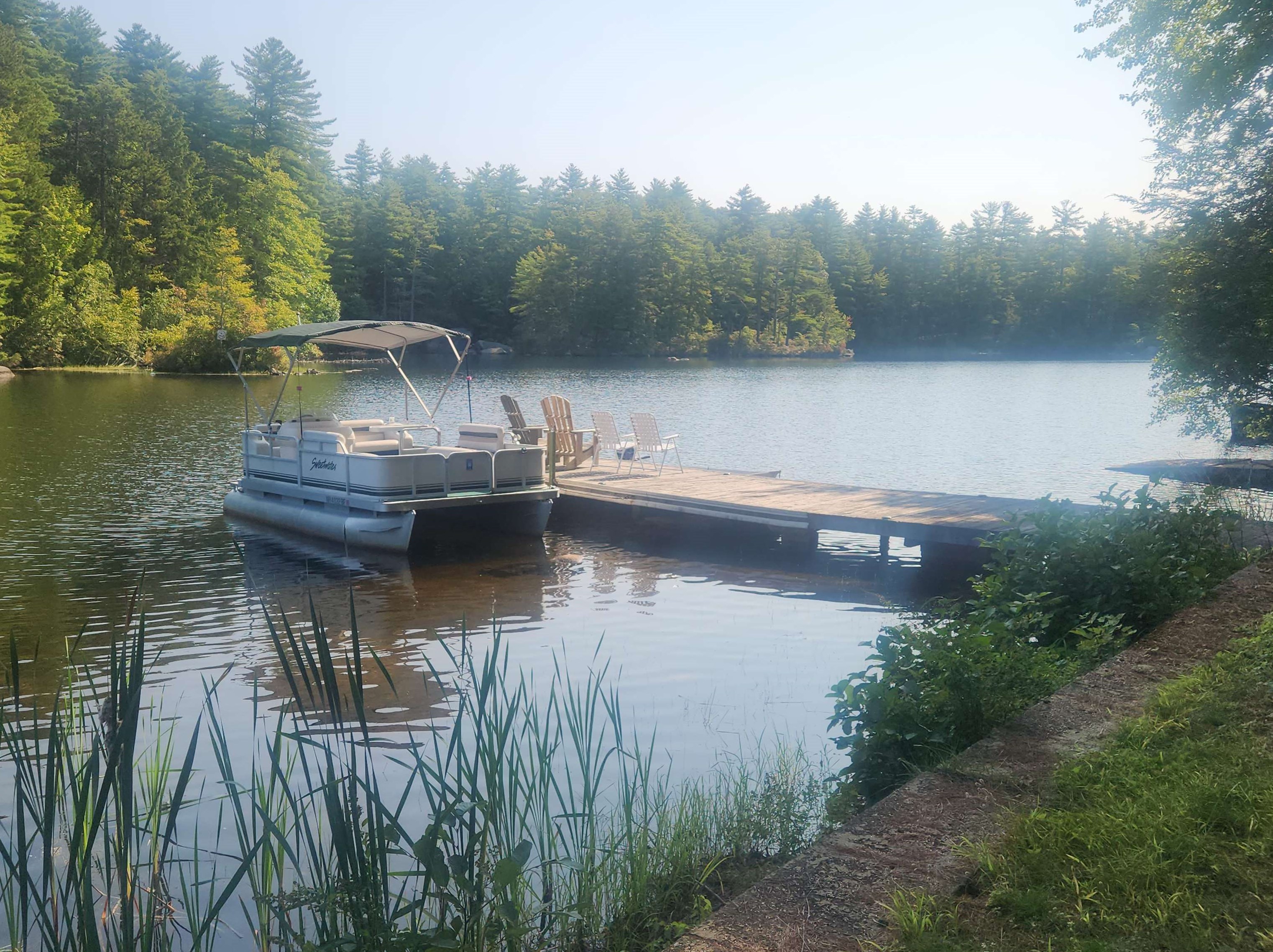 89 Lakeview Dr, Nottingham, NH 03290
