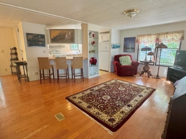 4 Amy Ln, Hampstead, NH 03841