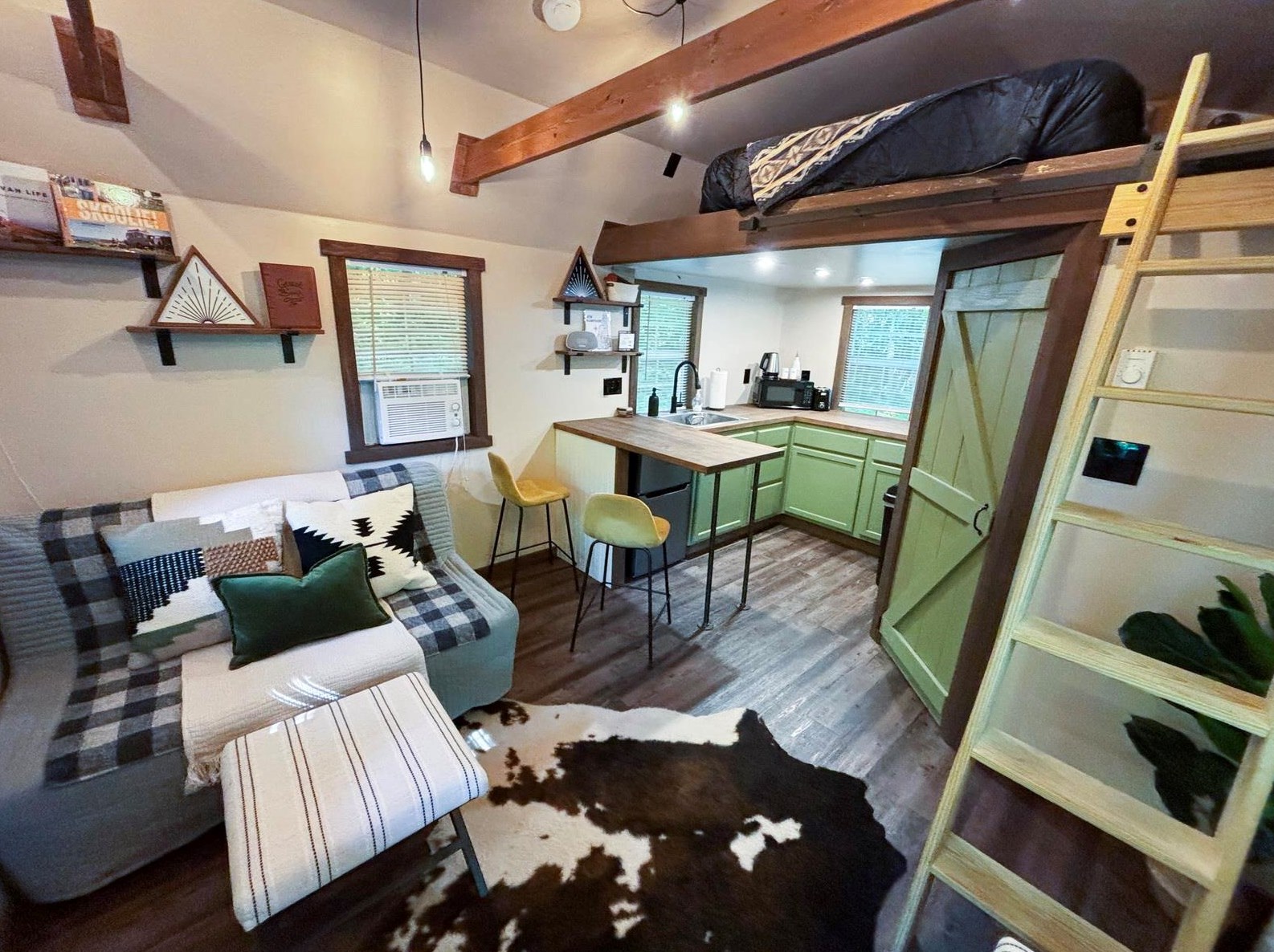 384 Agassiz St, Bethlehem, NH 03574