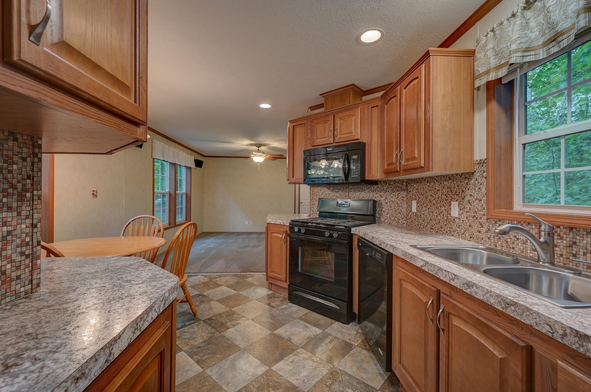 27 Wildwood Way, Conway, NH 03813