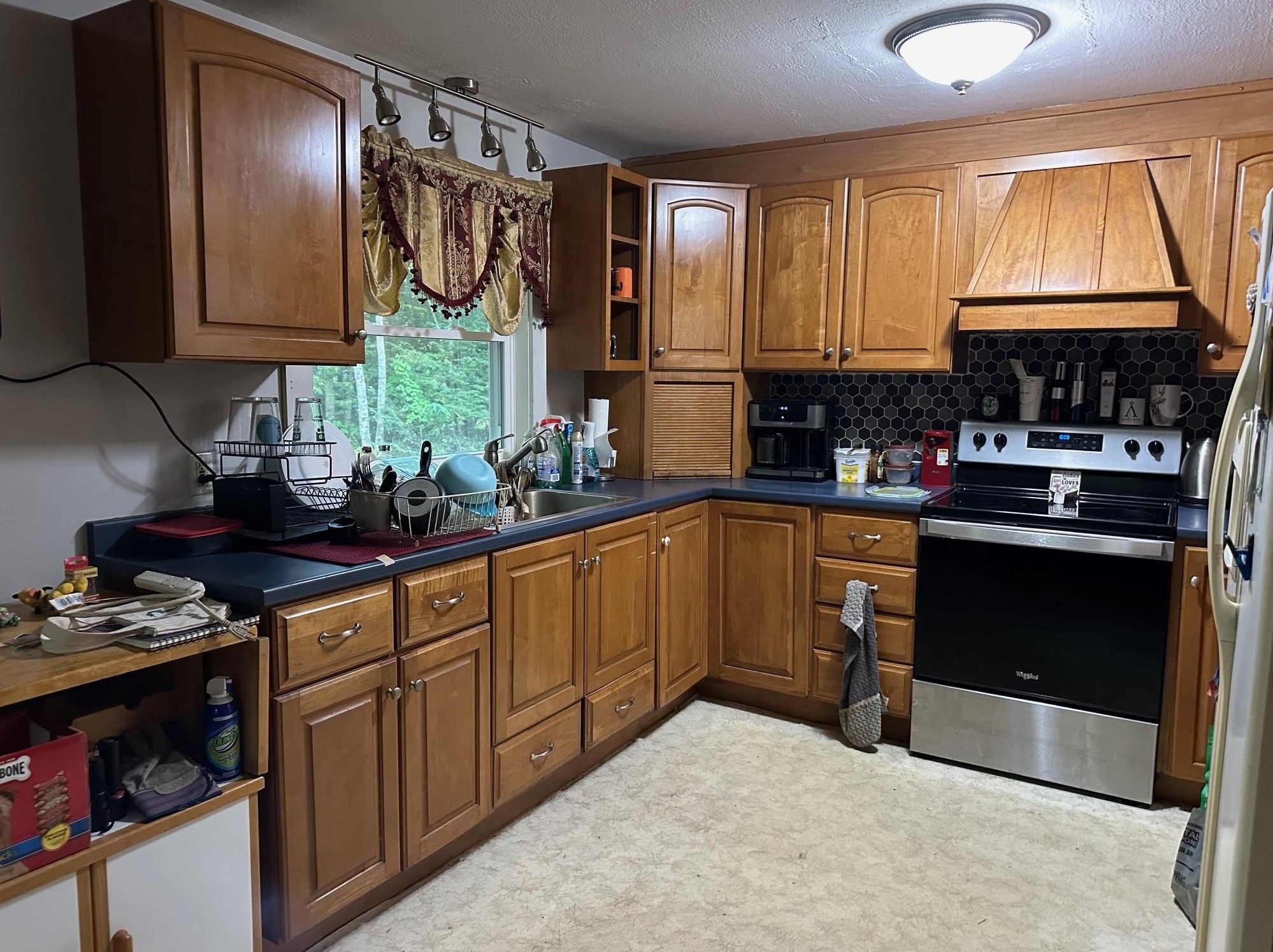 5 Old Woodhill Rd, Concord, NH 03304